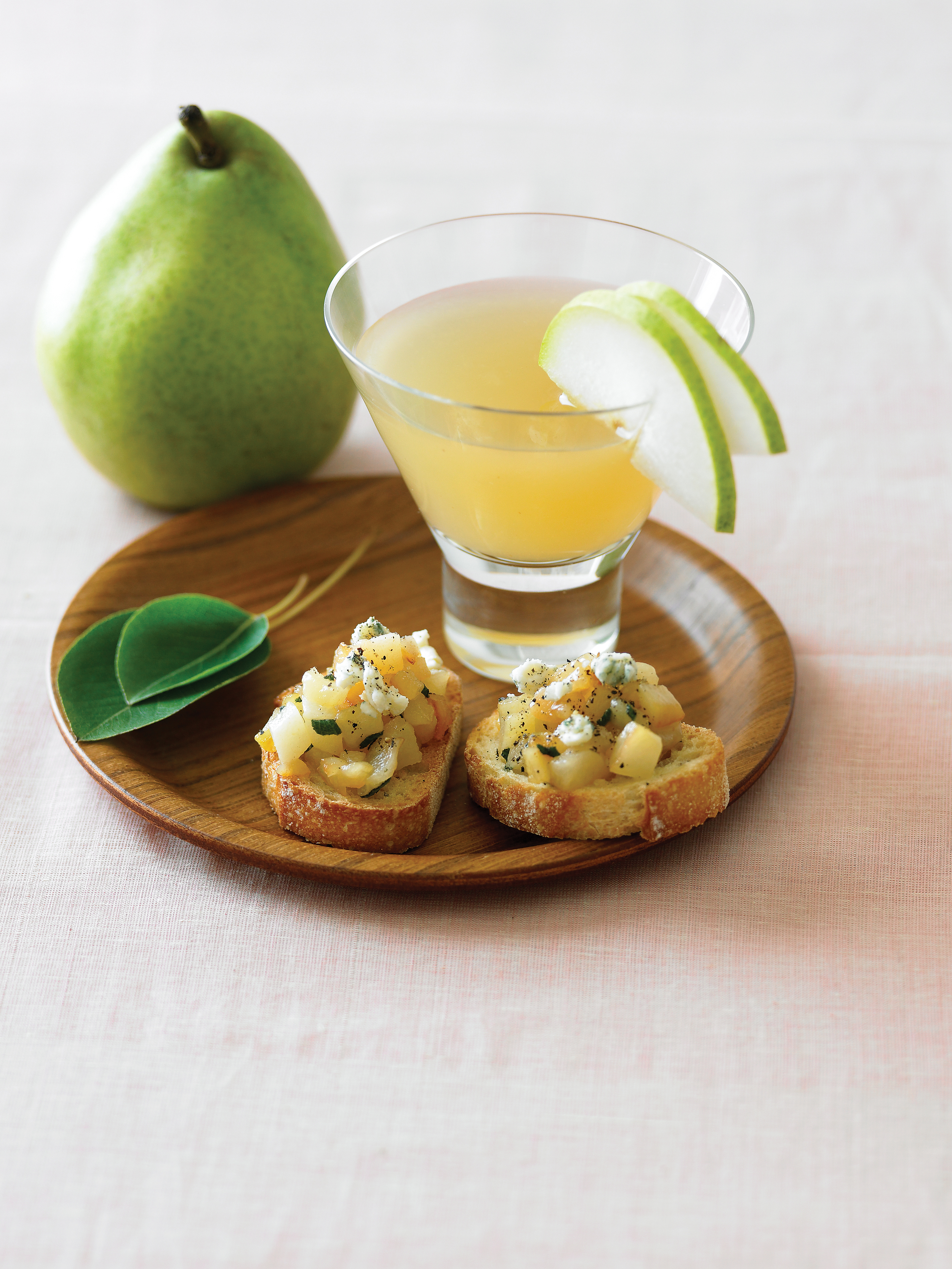 caramelized-pear-and-sage-crostini