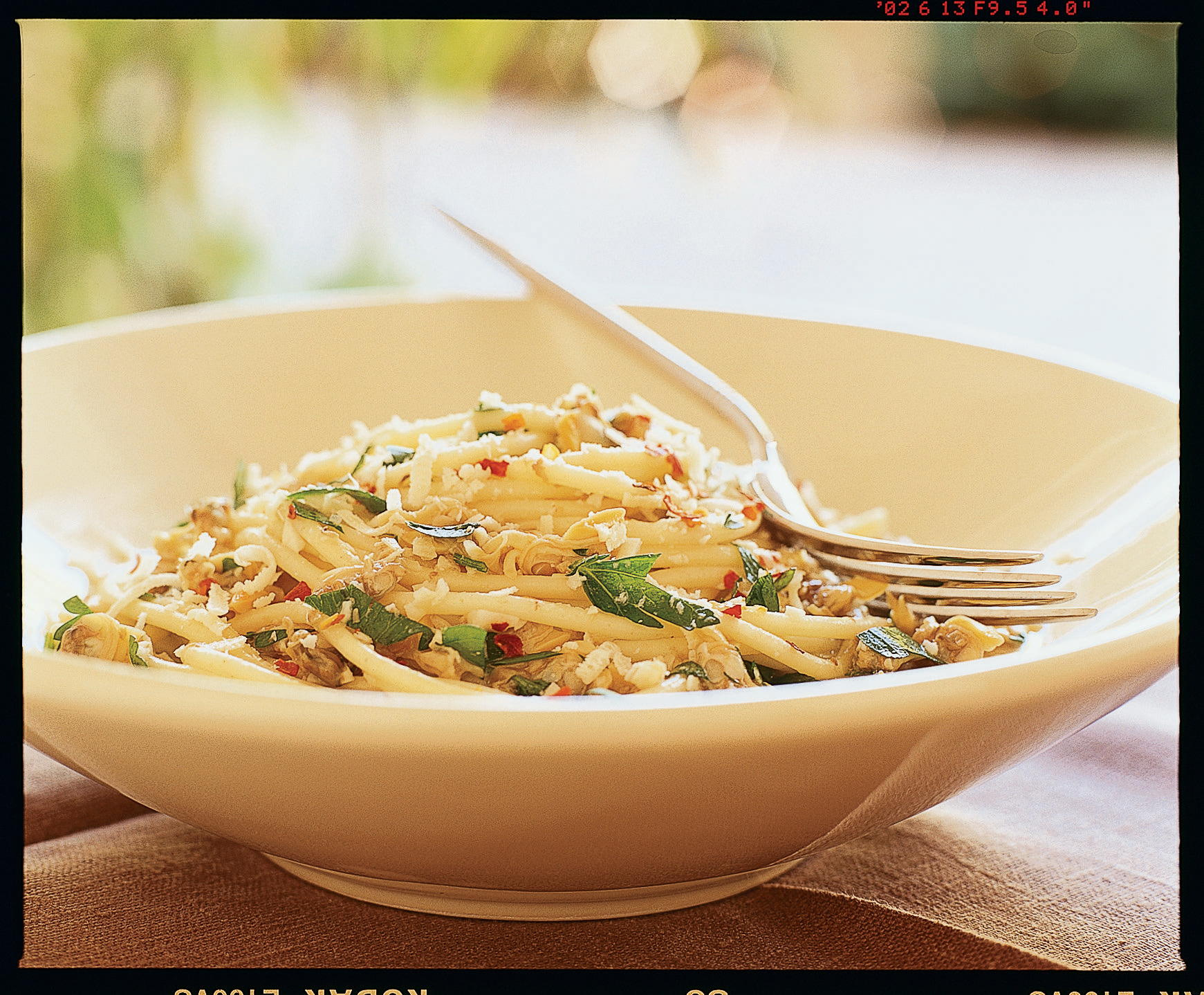 spaghetti-with-white-clam-sauce