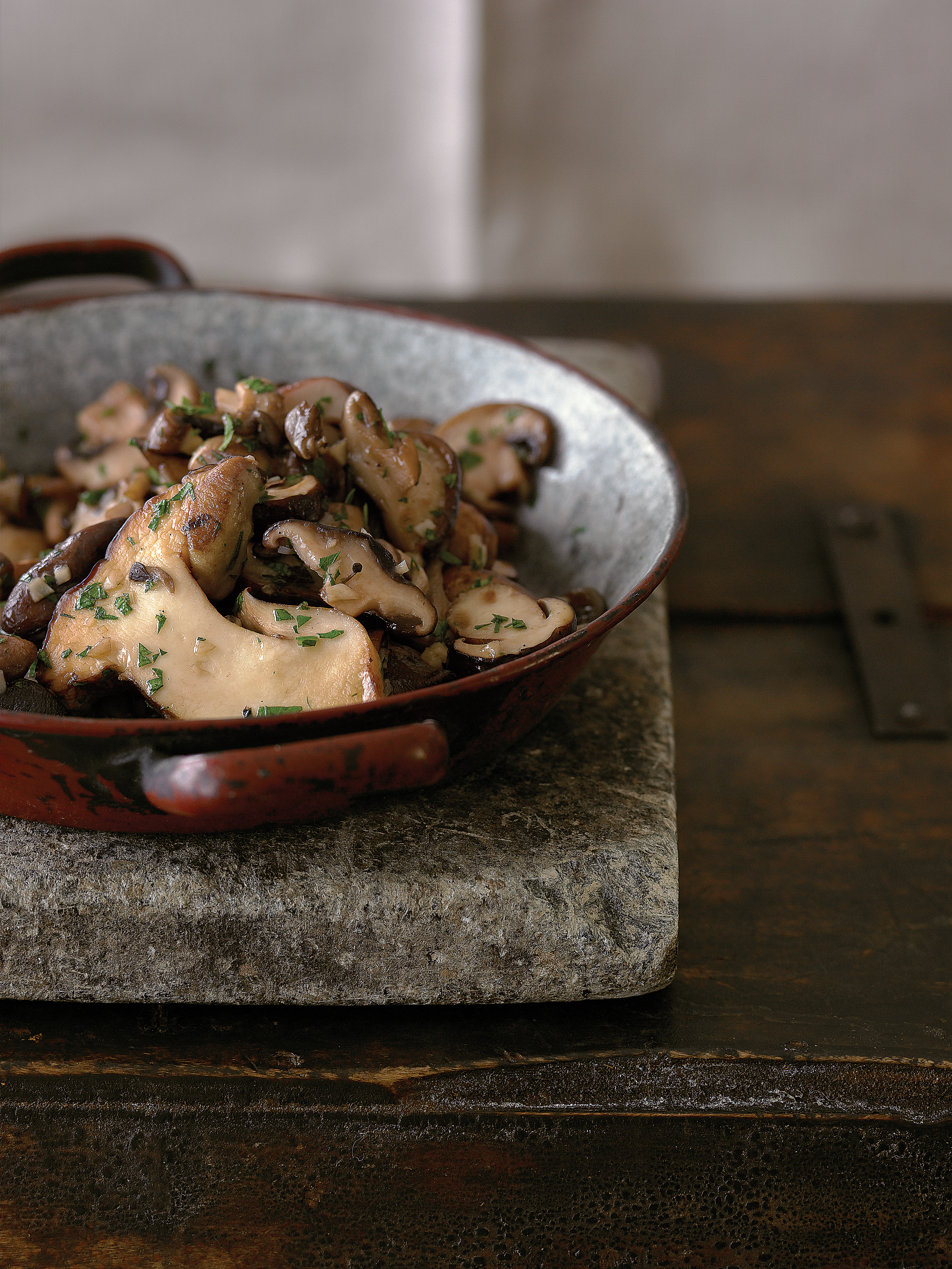 garlicky-sauteed-mushrooms