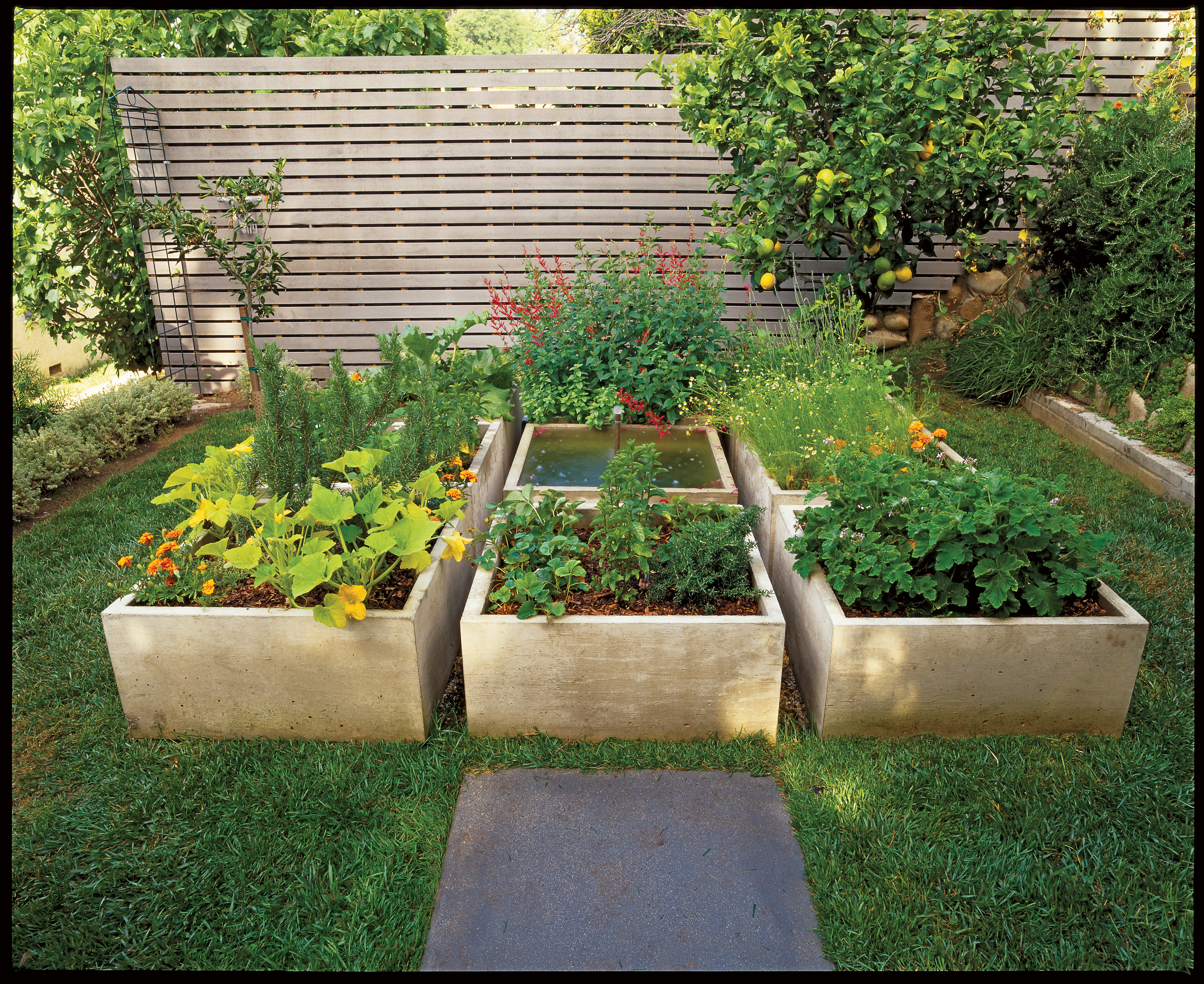 square-fountain-in-planting-bed