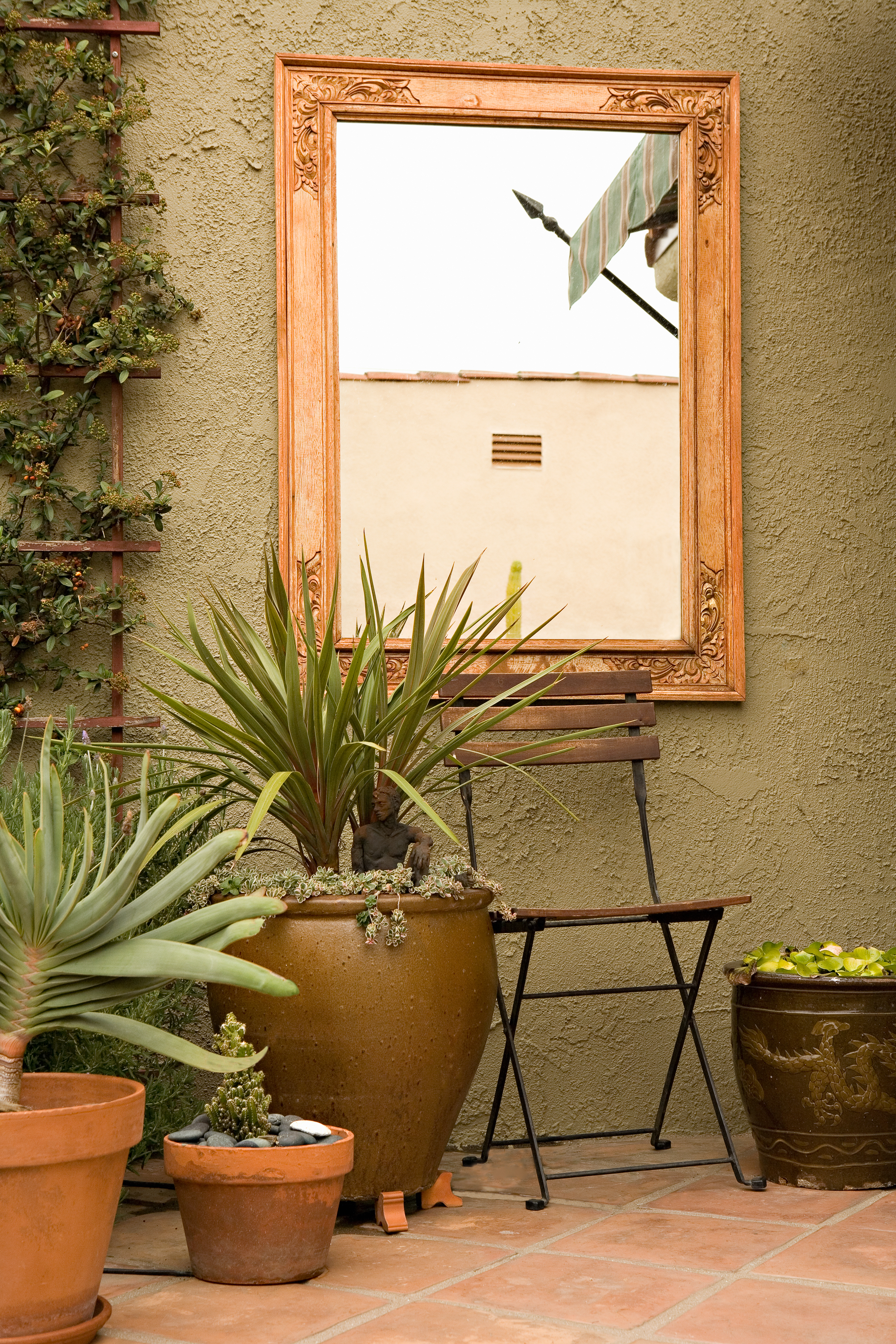 use-recycled-furniture