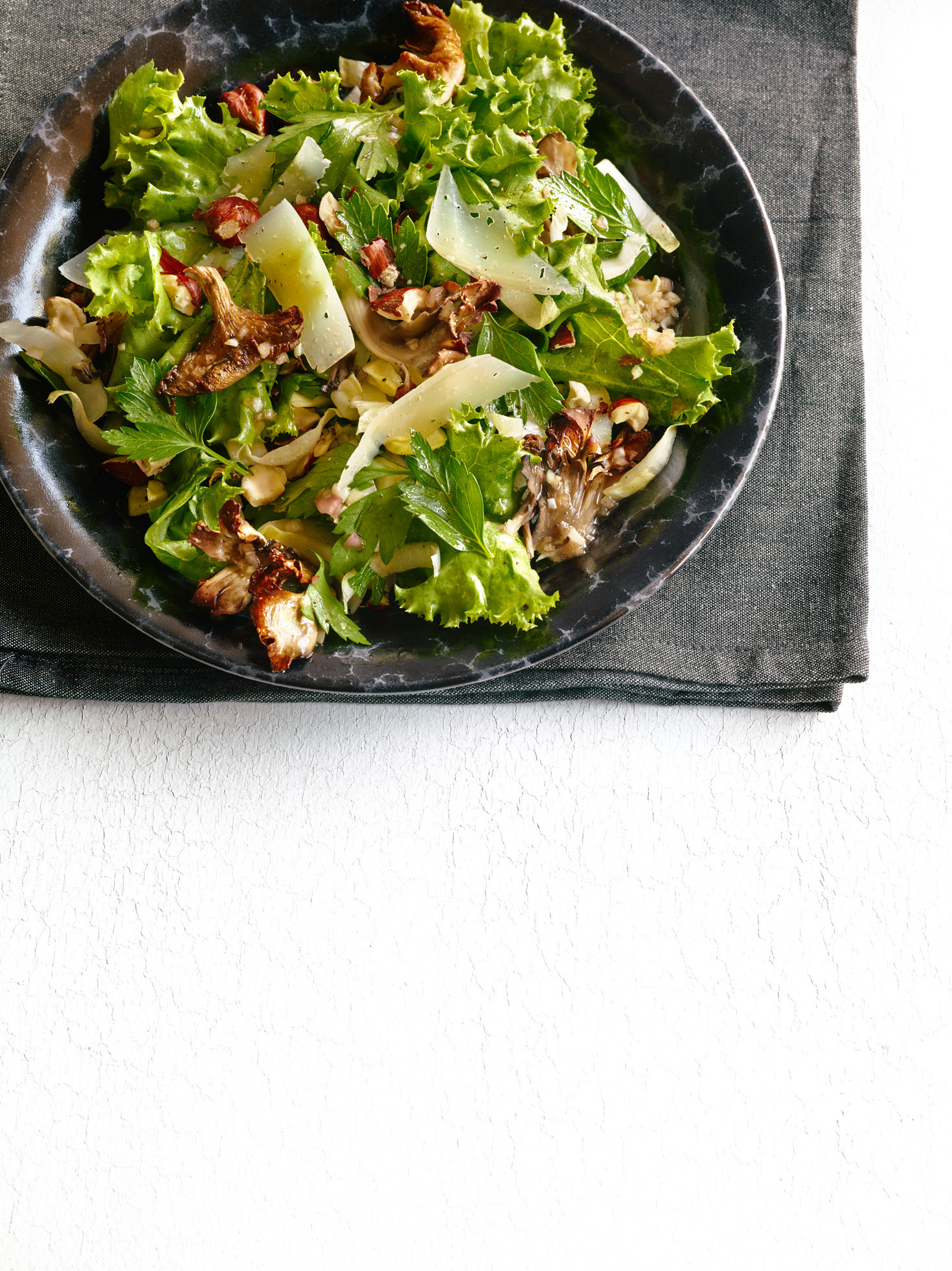 roasted-mushroom-salad-with-hazelnuts