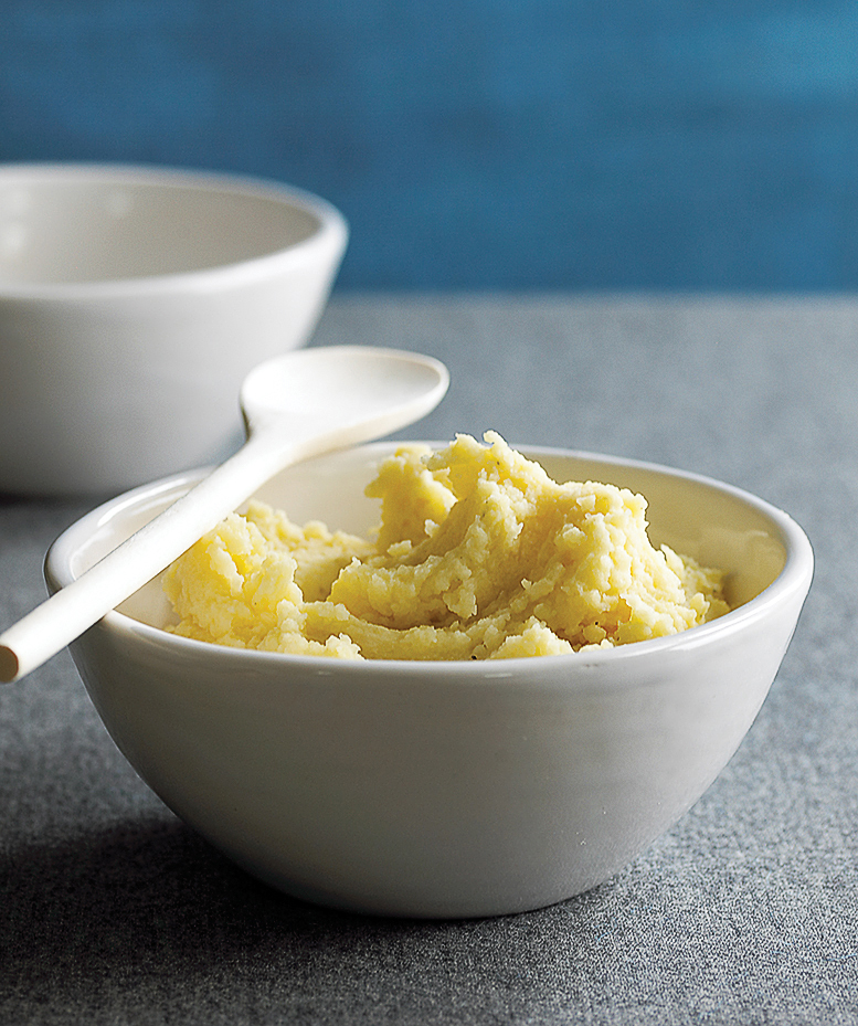 yukon-gold-mashed-potatoes-with-roasted-garlic-and-buttermilk