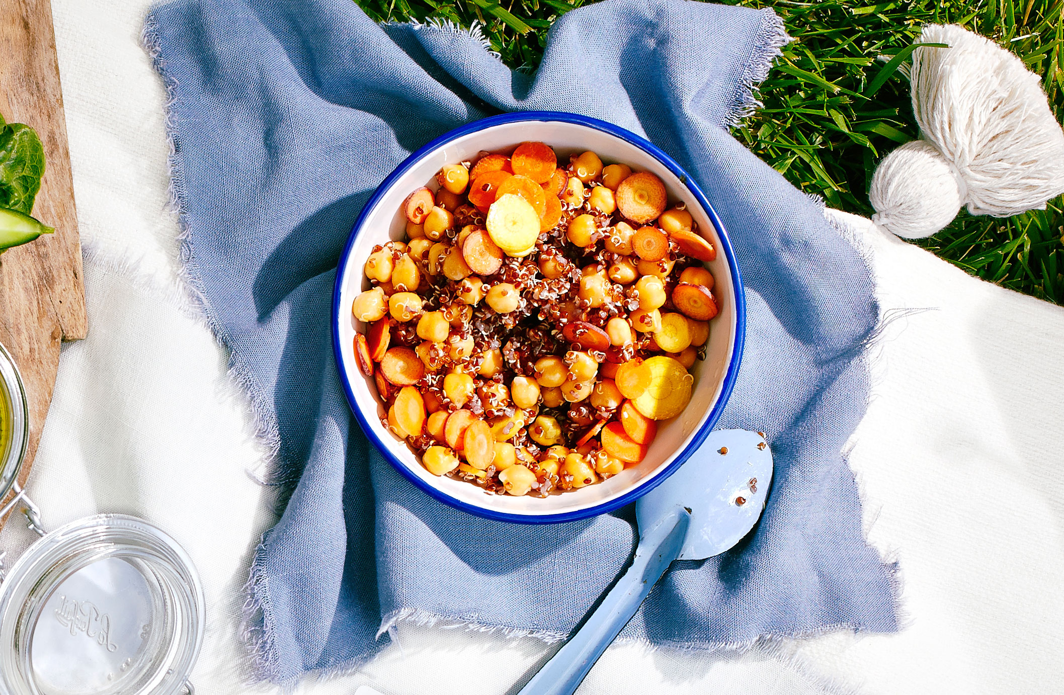 carrot-salad-with-red-quinoa-and-chickpeas