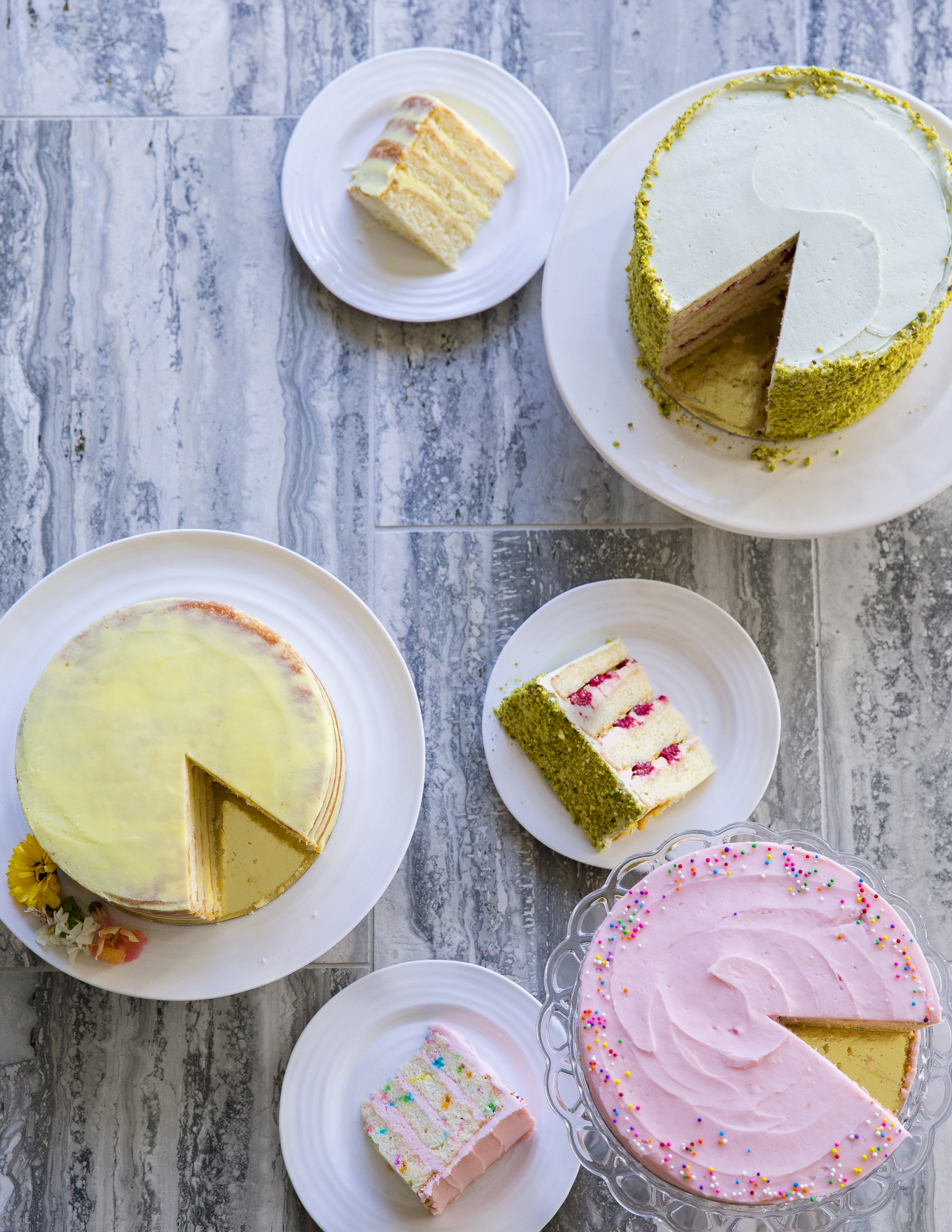 pistachio-raspberry-cake