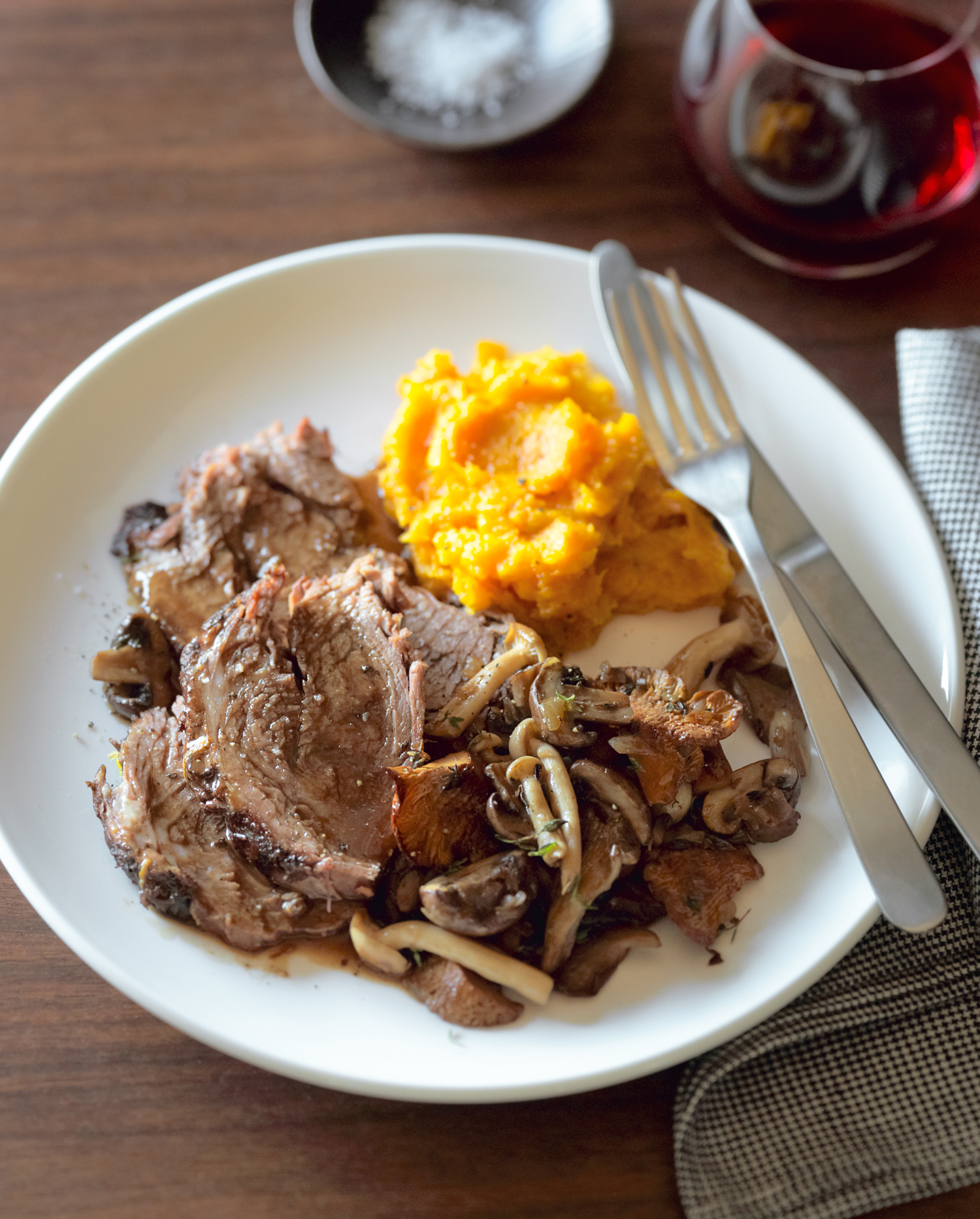 pot-roast-with-wild-mushrooms-and-fresh-thyme