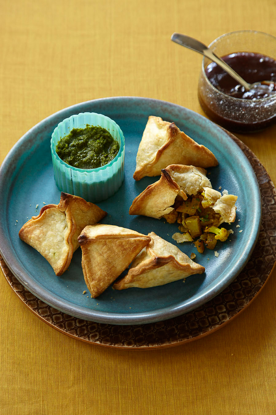 spiced-potato-and-cauliflower-samosas