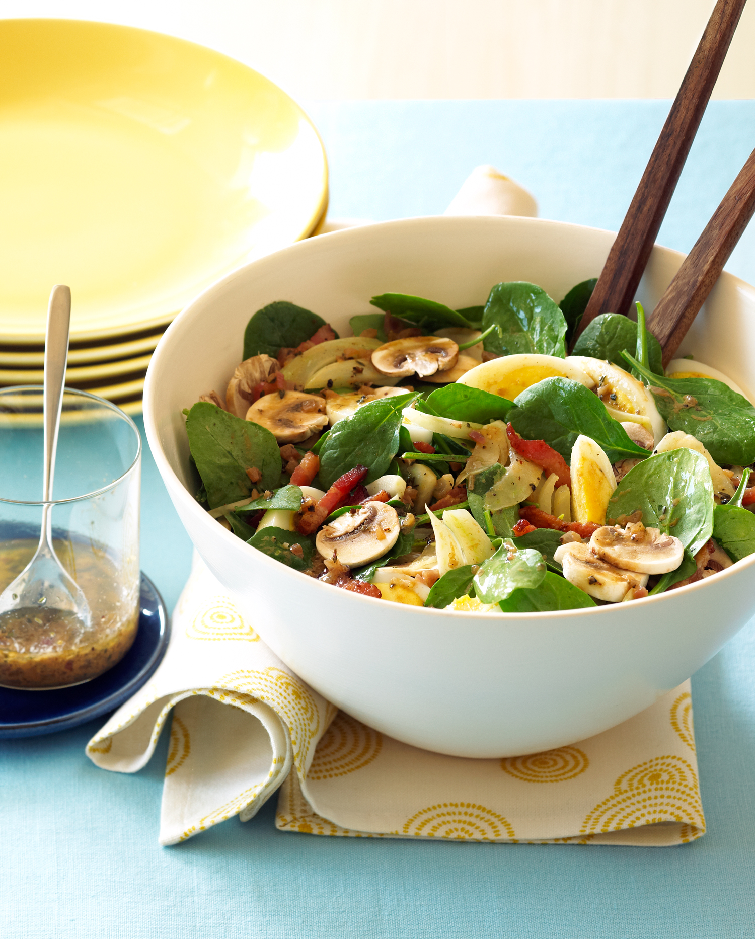 spinach-mushroom-and-fennel-salad-with-warm-bacon-vinaigrette