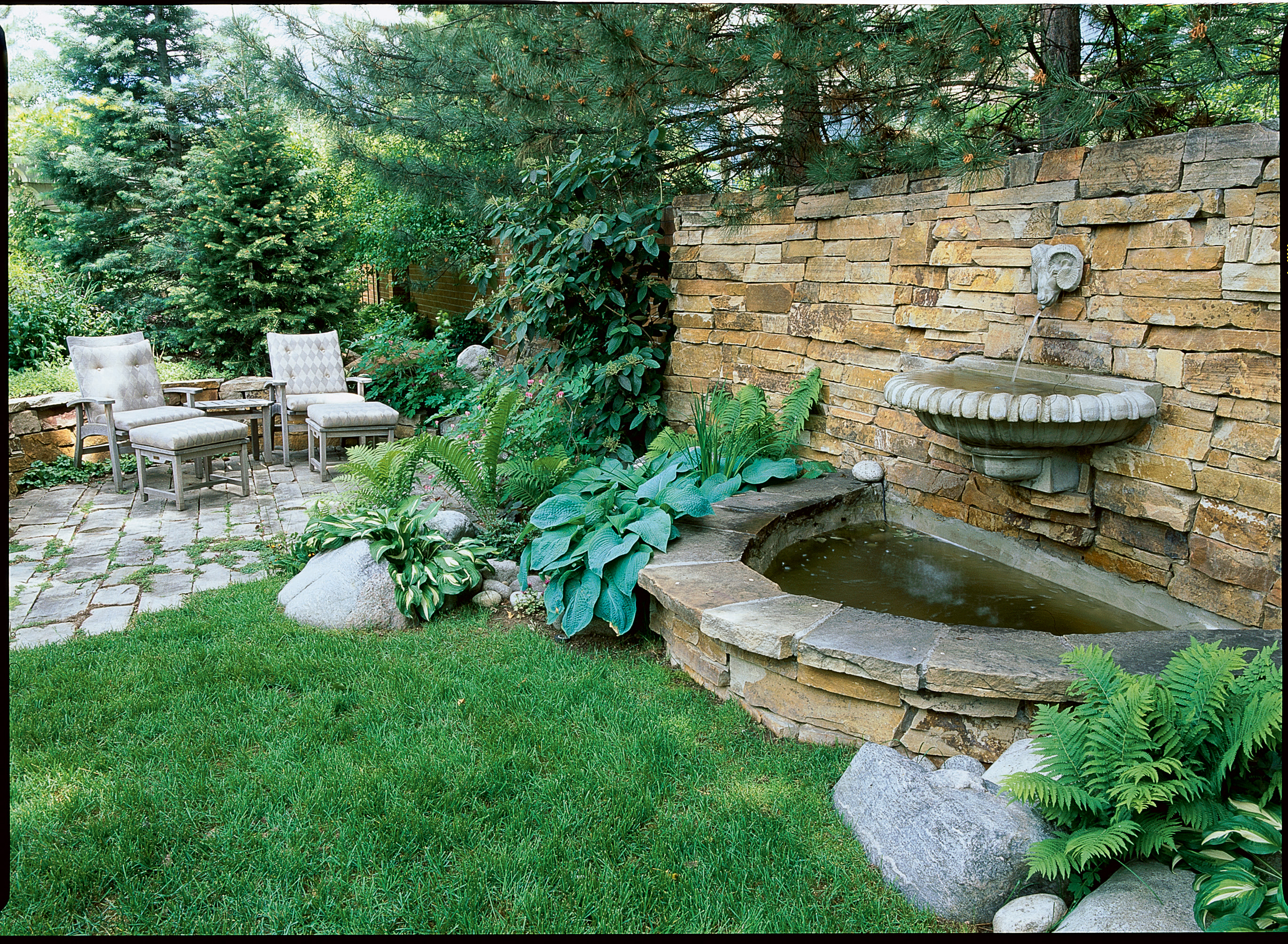 Splashy Wall Fountain 