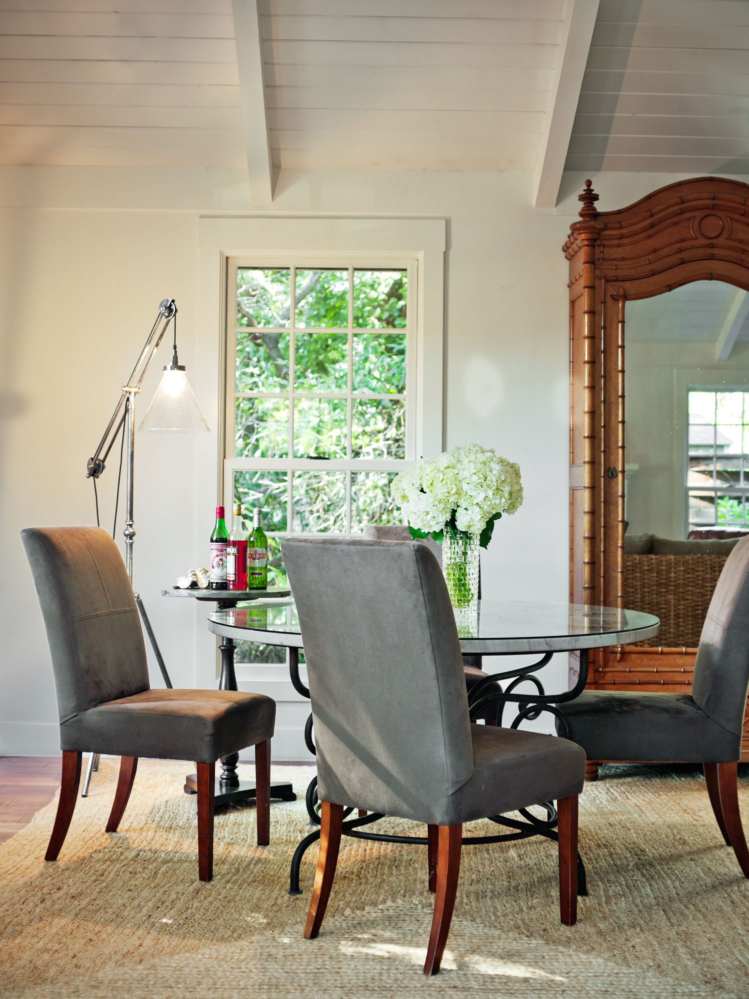 creative-country-house-dining-room