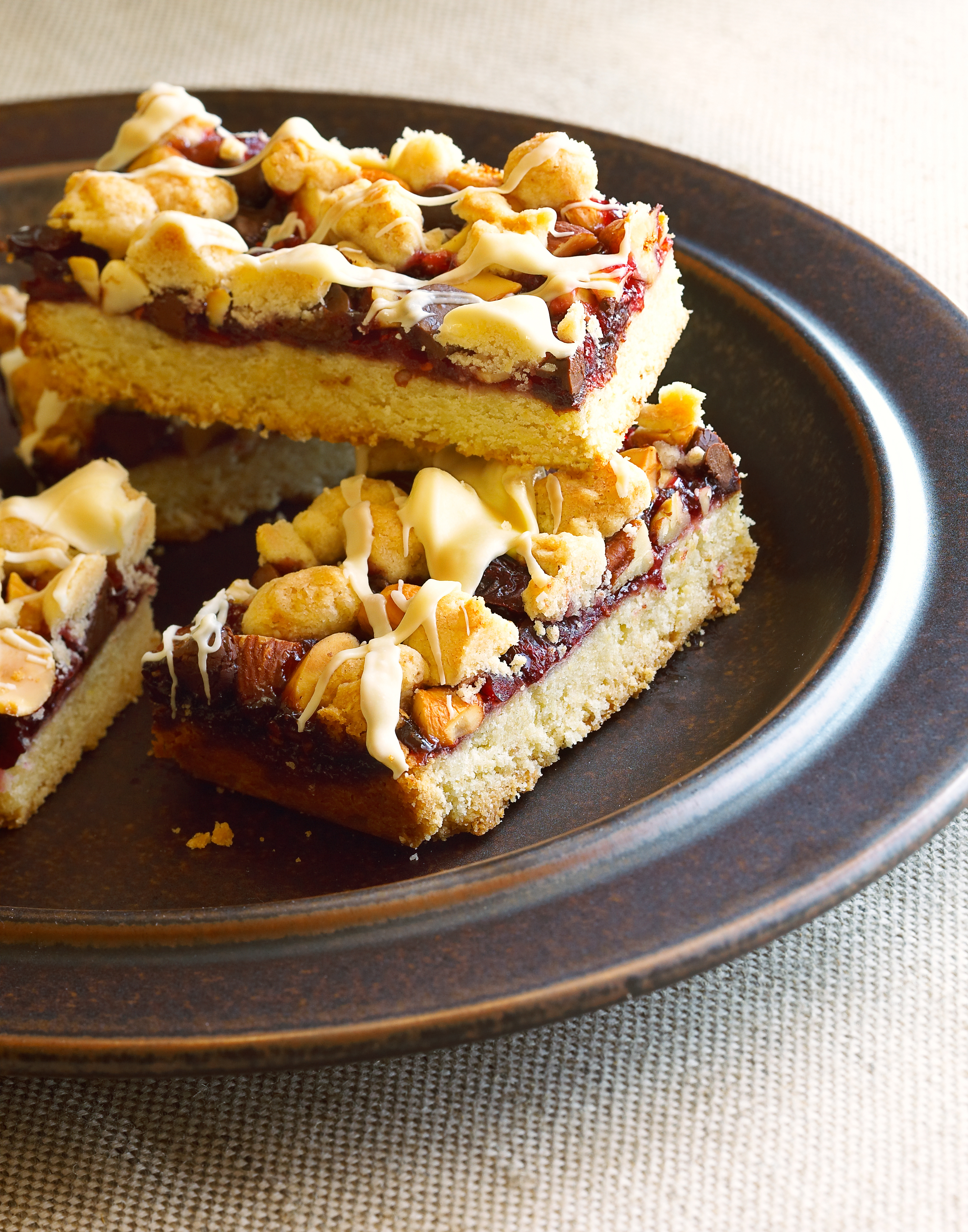 cran-raspberry-streusel-bars