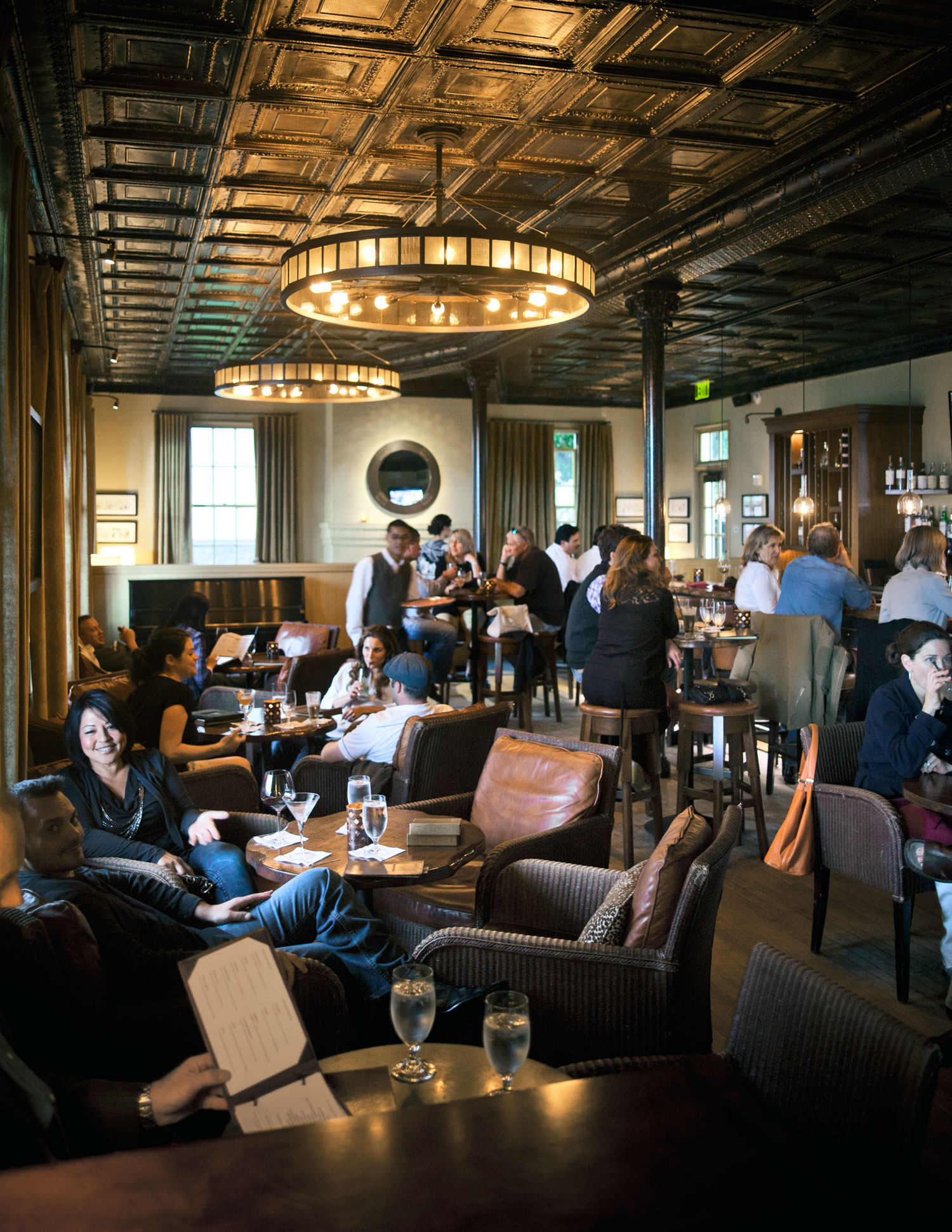 farley-bar-at-cavallo-point-lodge