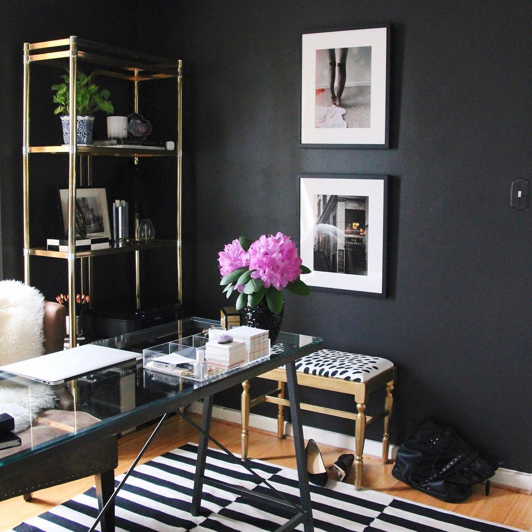 dont-be-afraid-to-mix-metallics-against-a-dark-surface