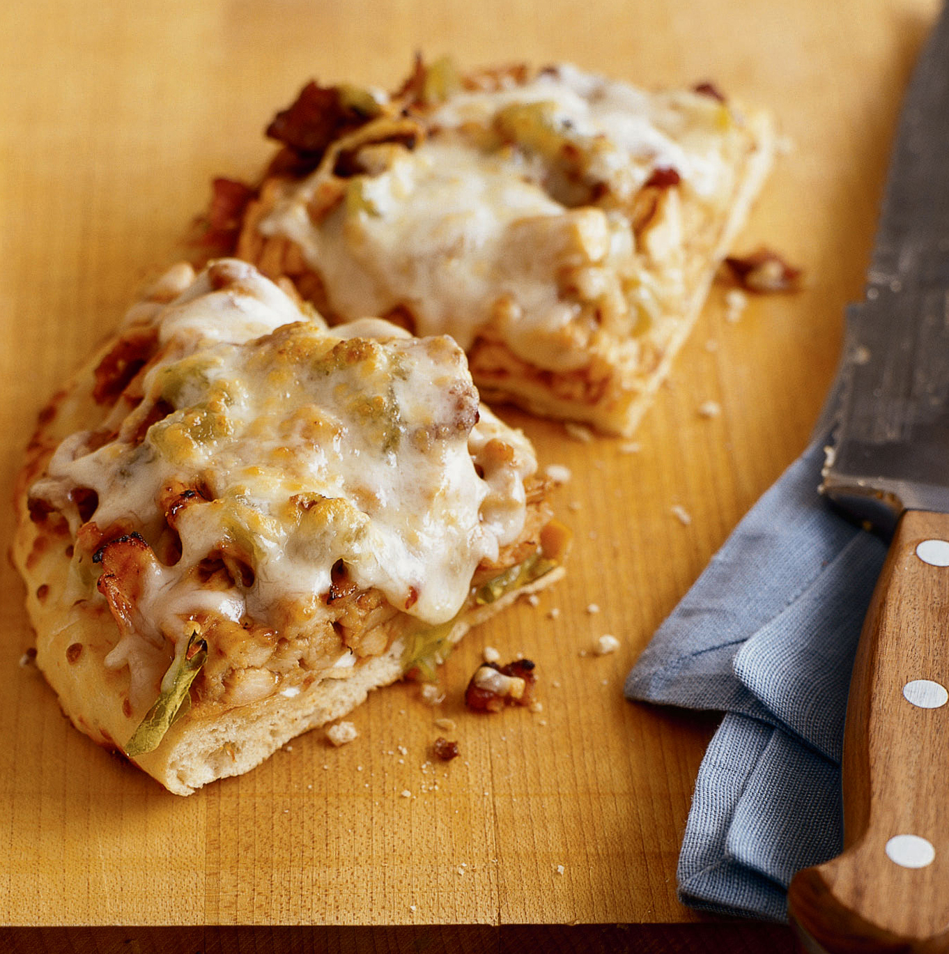 barbecued-chicken-pizza