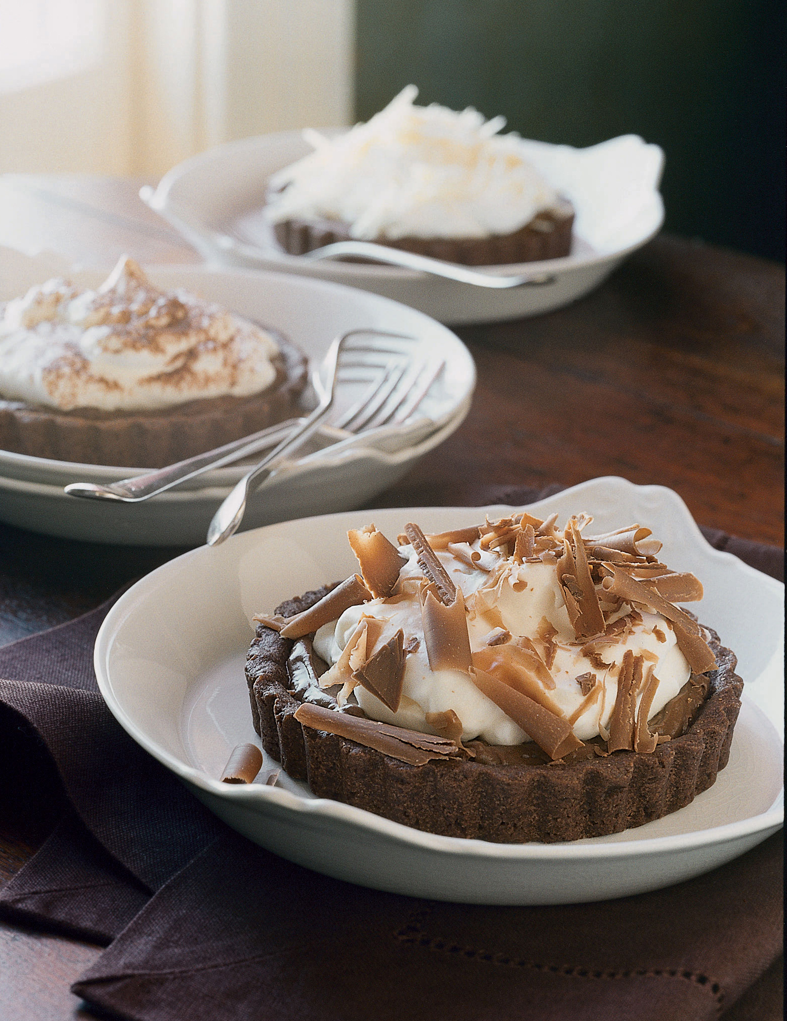 chocolate-banana-cream-tartlets