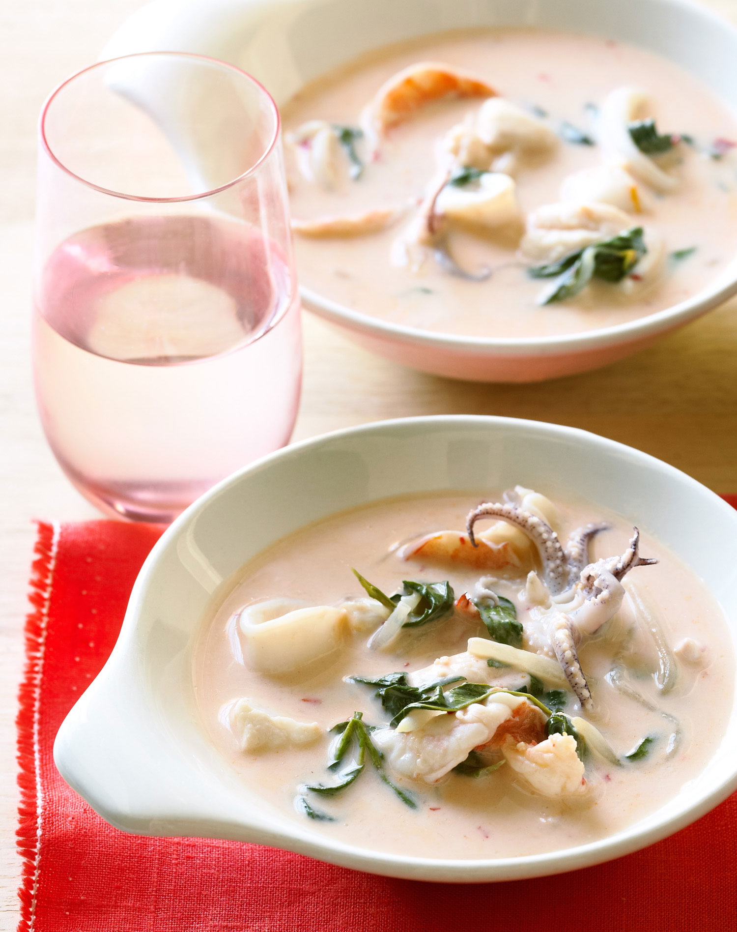 red-curry-fish-stew-with-rau-ram