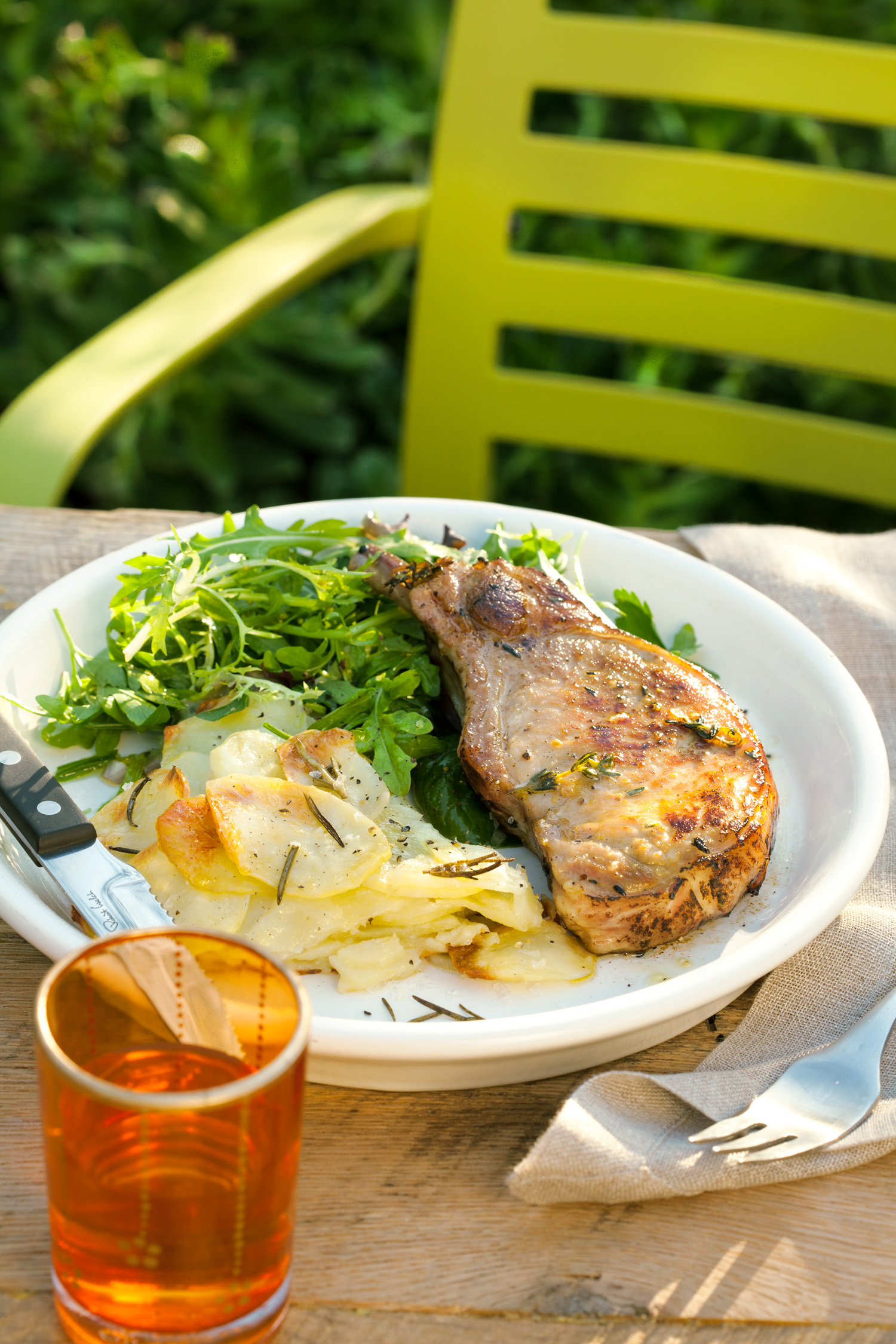 easy-lettuce-and-herb-salad