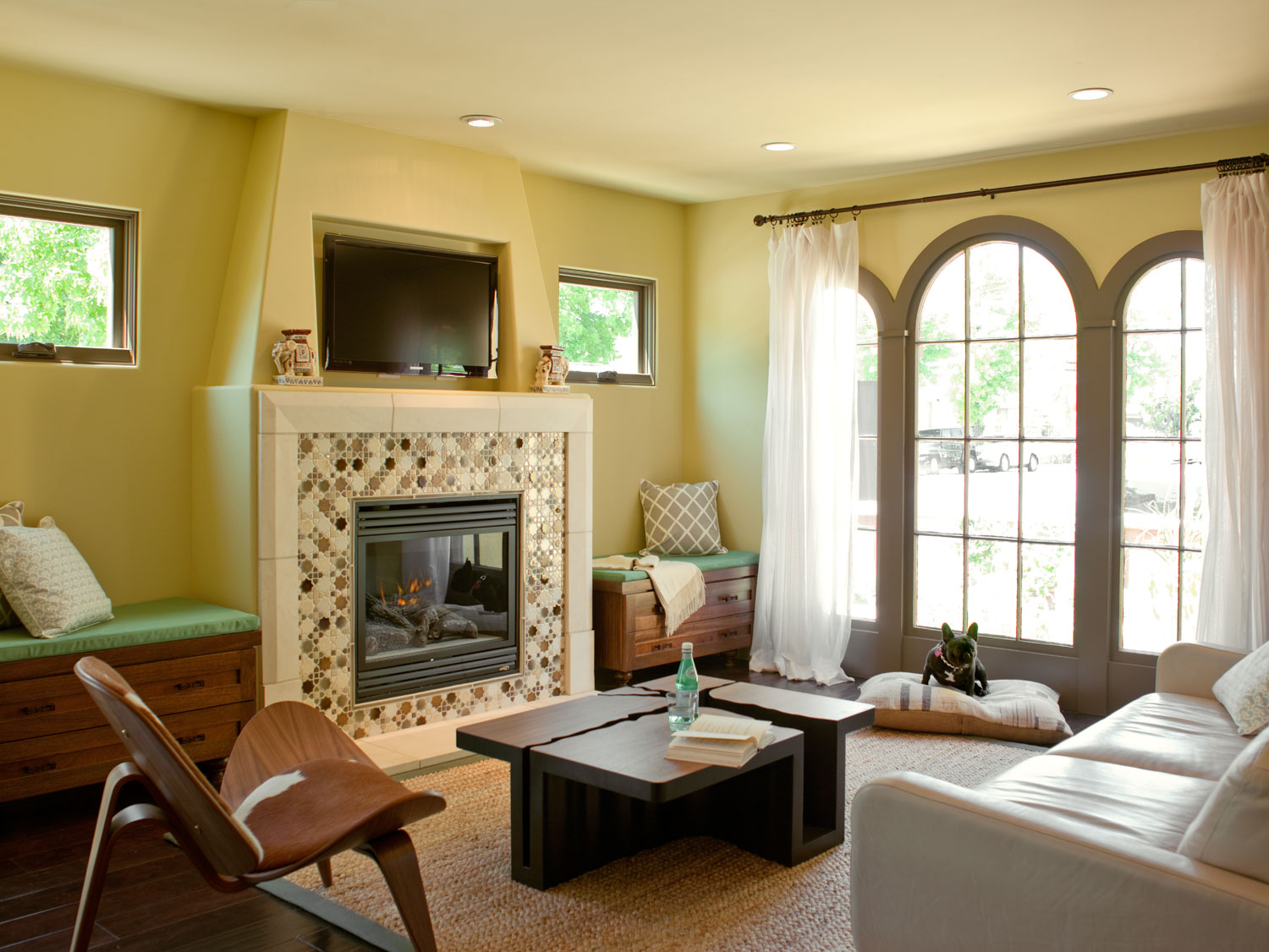 luxury-of-less-living-room