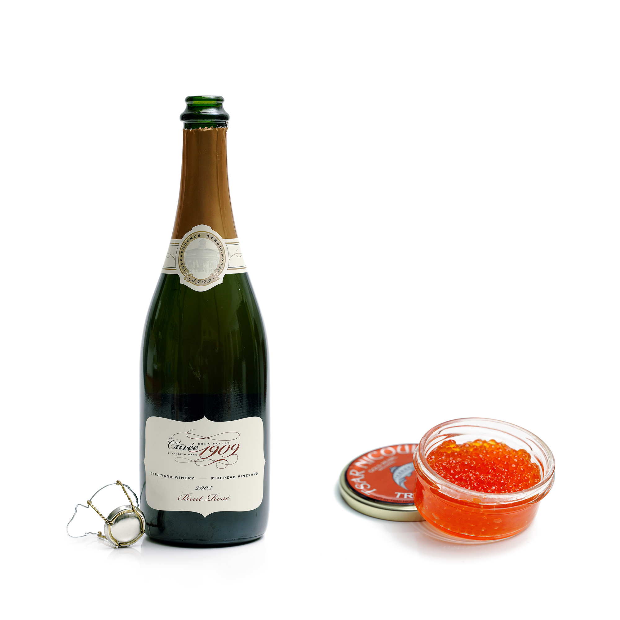 toast-with-sparkling-rose-and-caviar