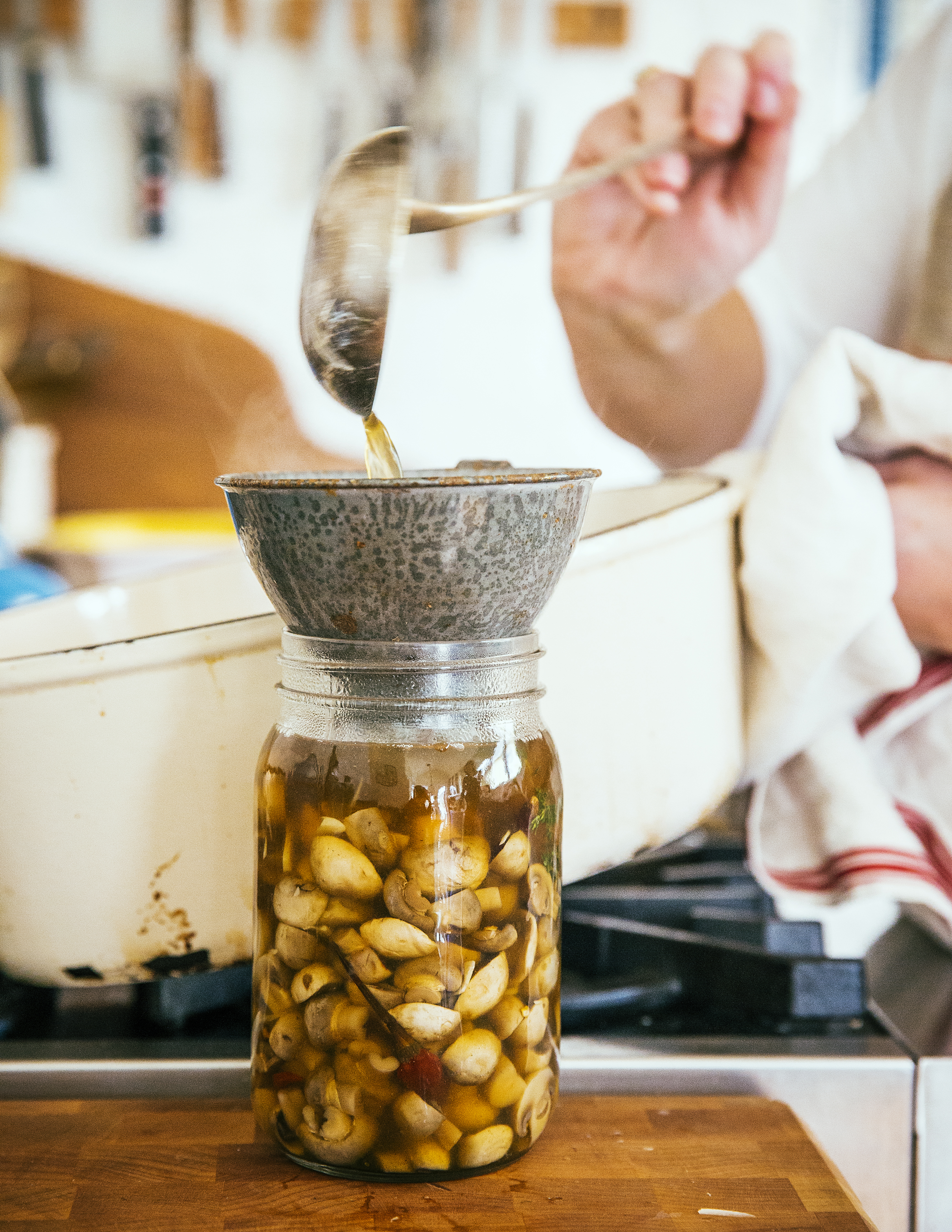 pickled-mushrooms-with-garlic-and-thyme