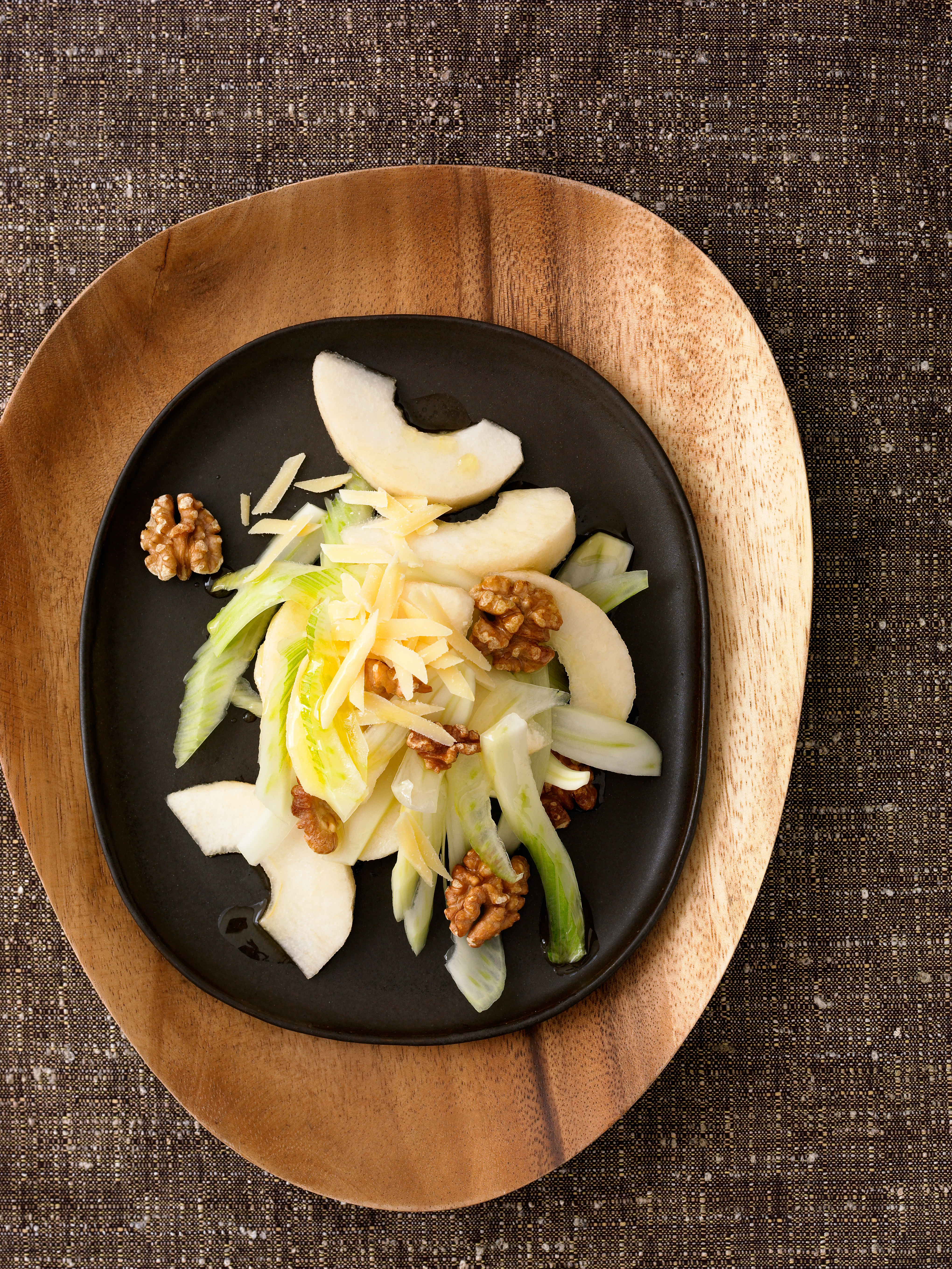 asian-pear-fennel-and-walnut-salad