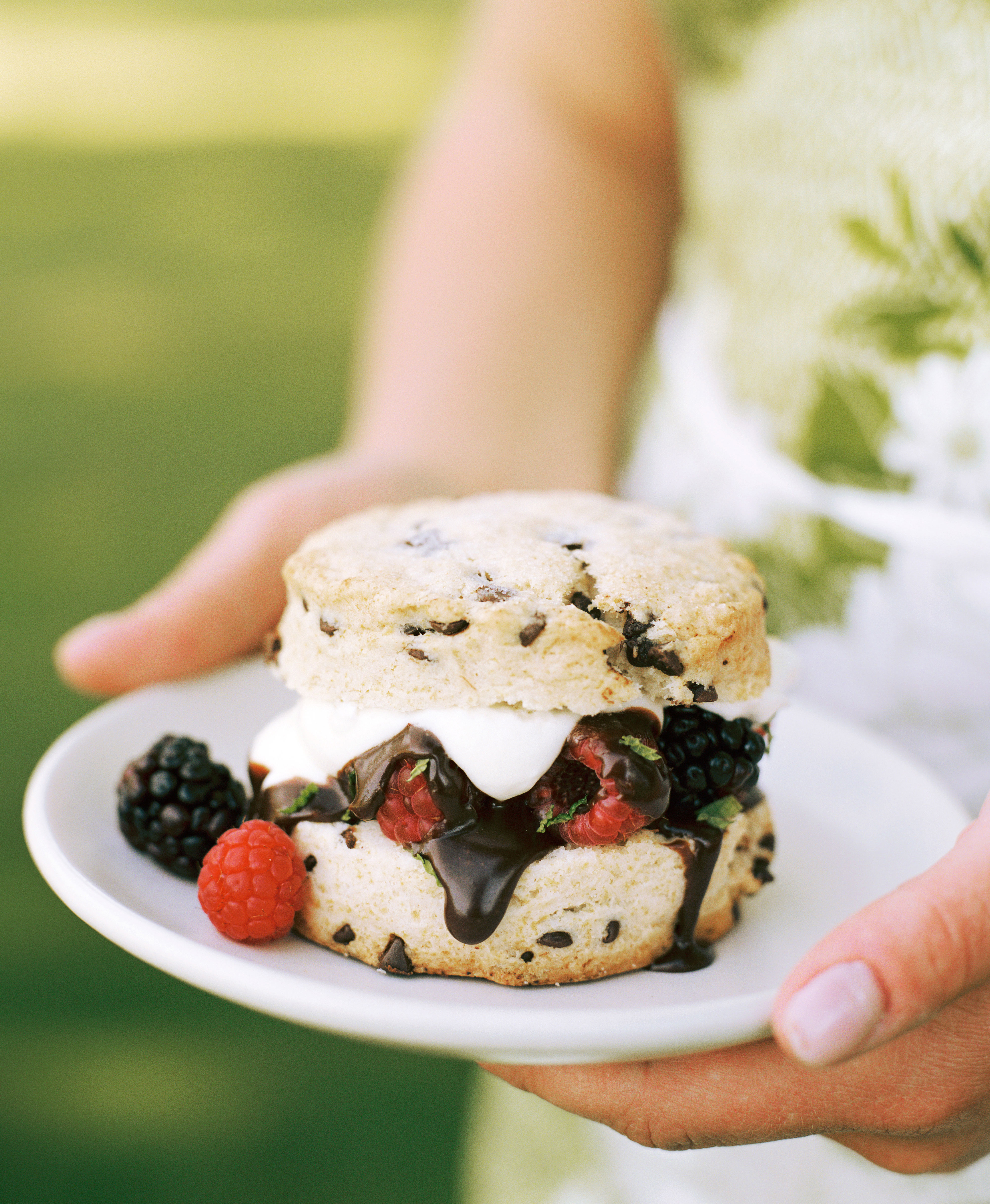 chocolate-lovers-mini-desserts-party