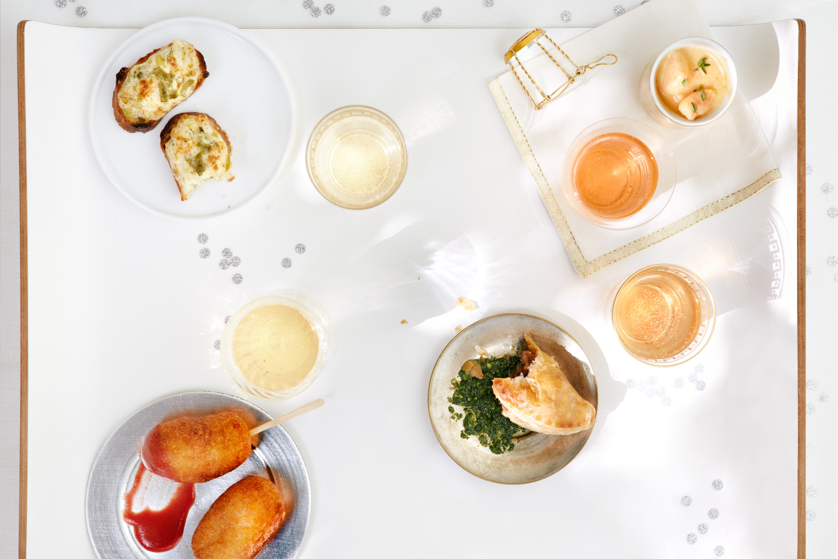 sparkling-wine-appetizer-party