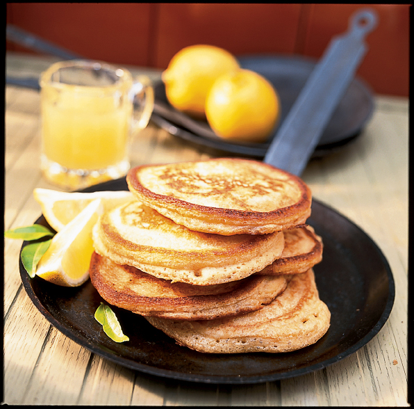 spice-pancakes-with-fresh-lemon-sauce