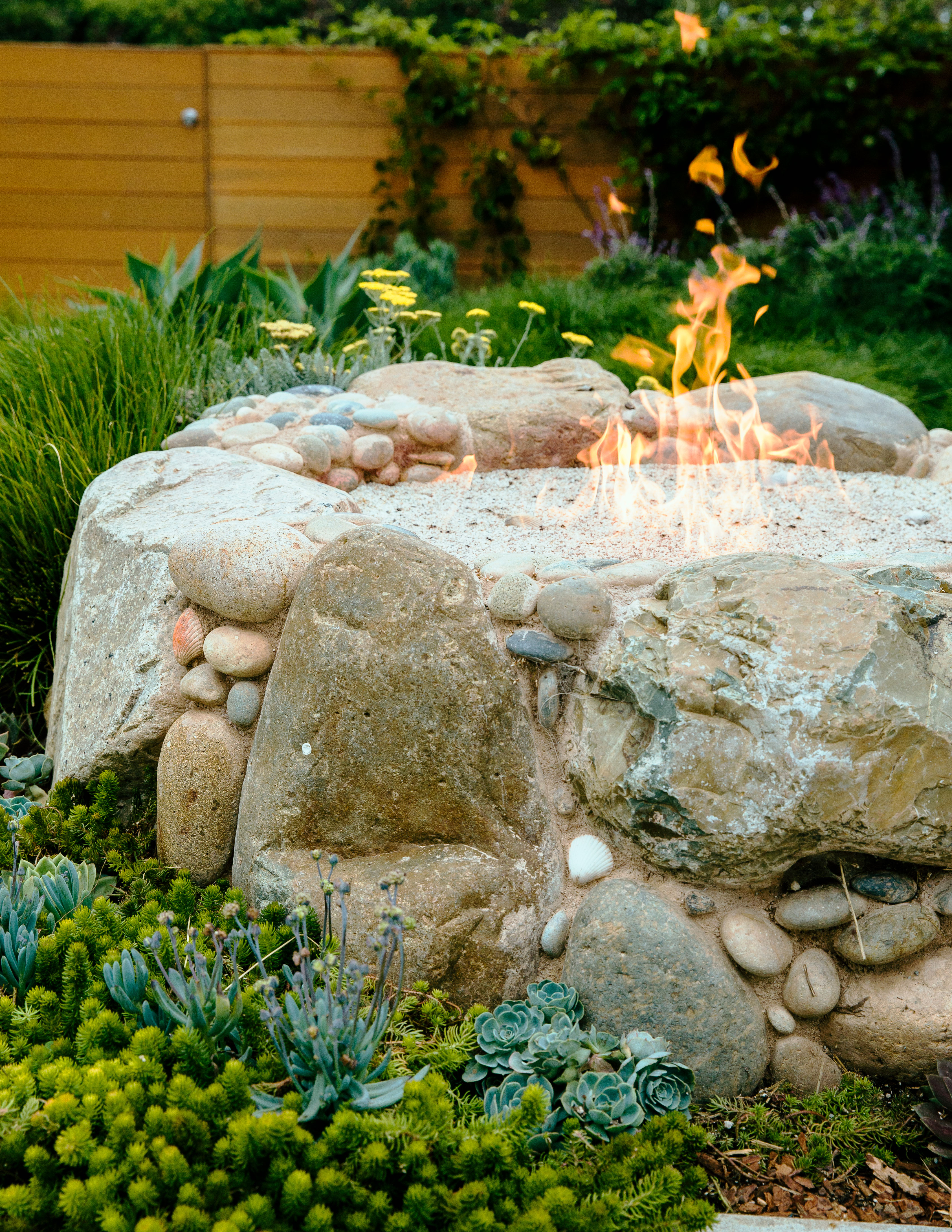 wall-firepit