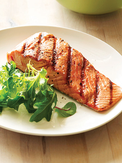 grilled-salmon-pinot-noir