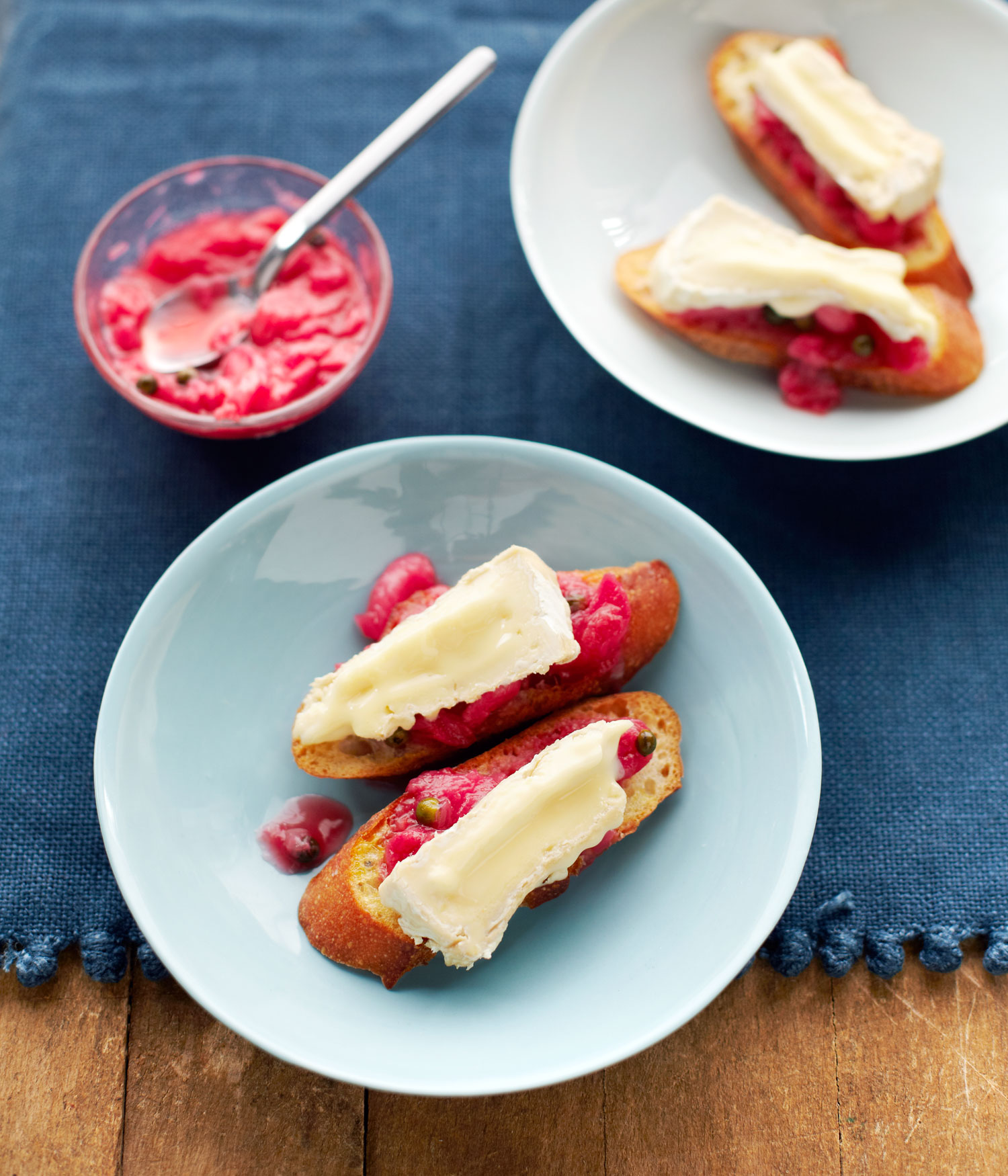 Best of 2011: Brie, Rhubarb, and Green Peppercorn Crostini (0112)