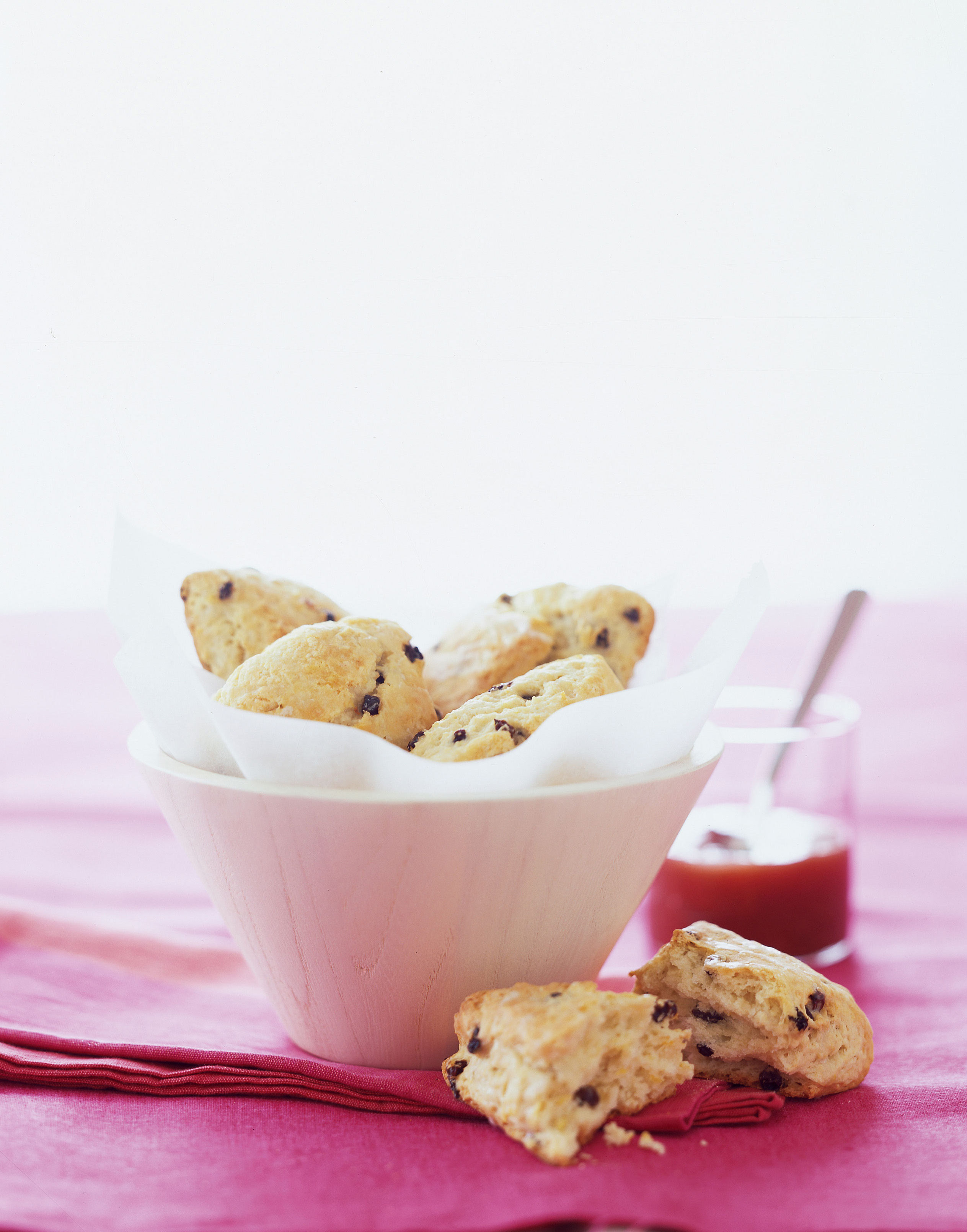 buttermilk-currant-scones-with-lemon-glaze