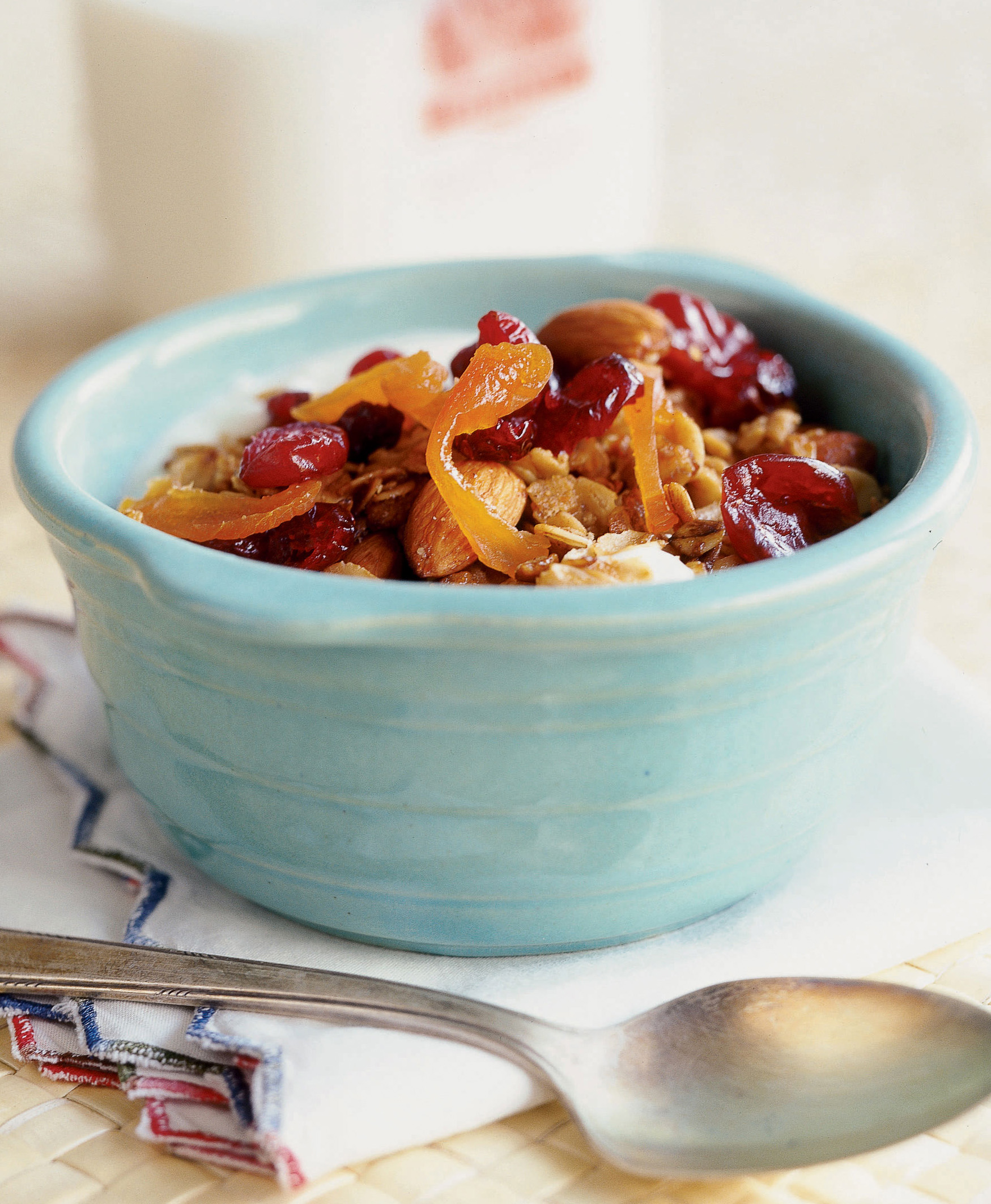 clementines-fruit-and-nut-granola