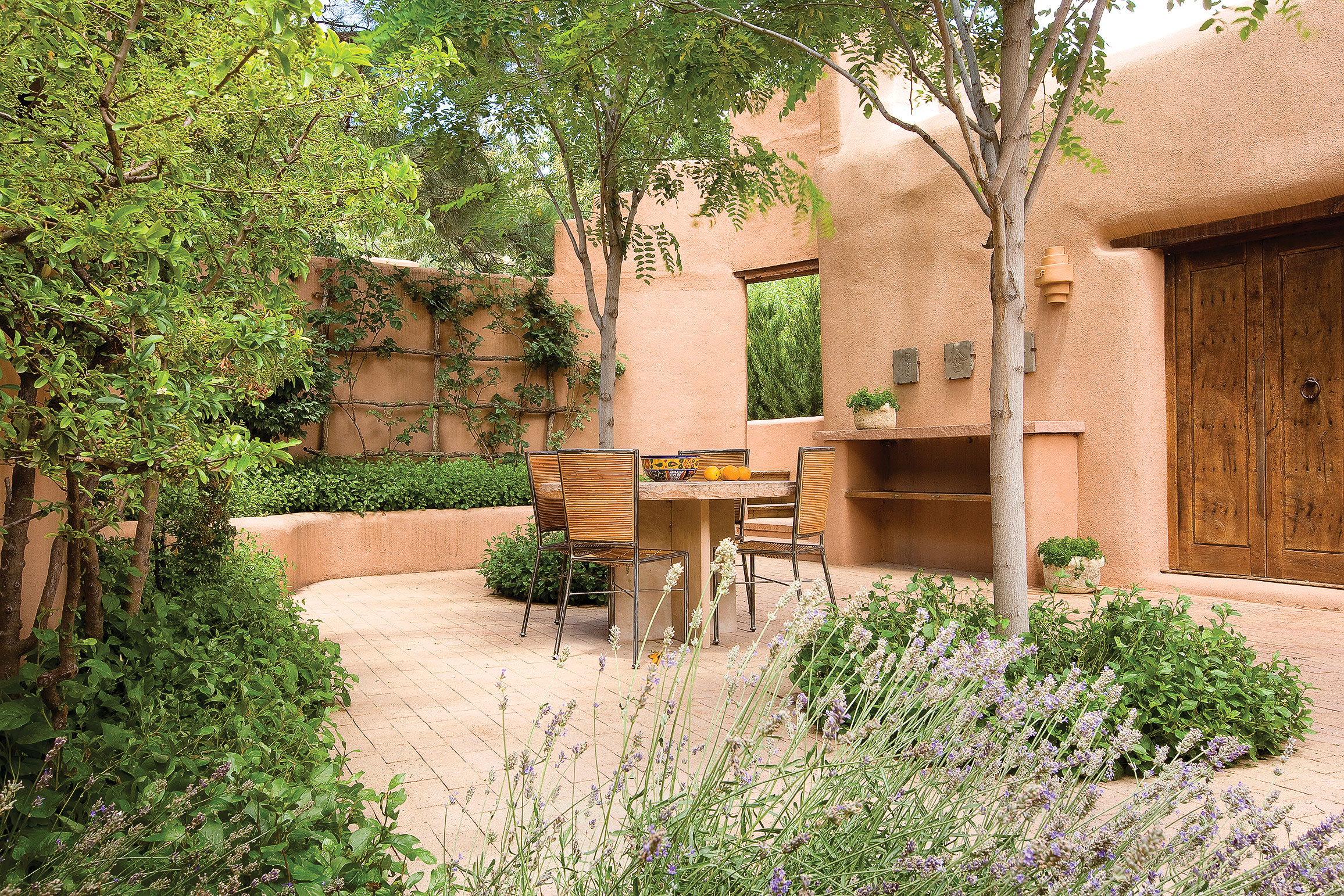 Courtyard Dining Room - Sunset Magazine