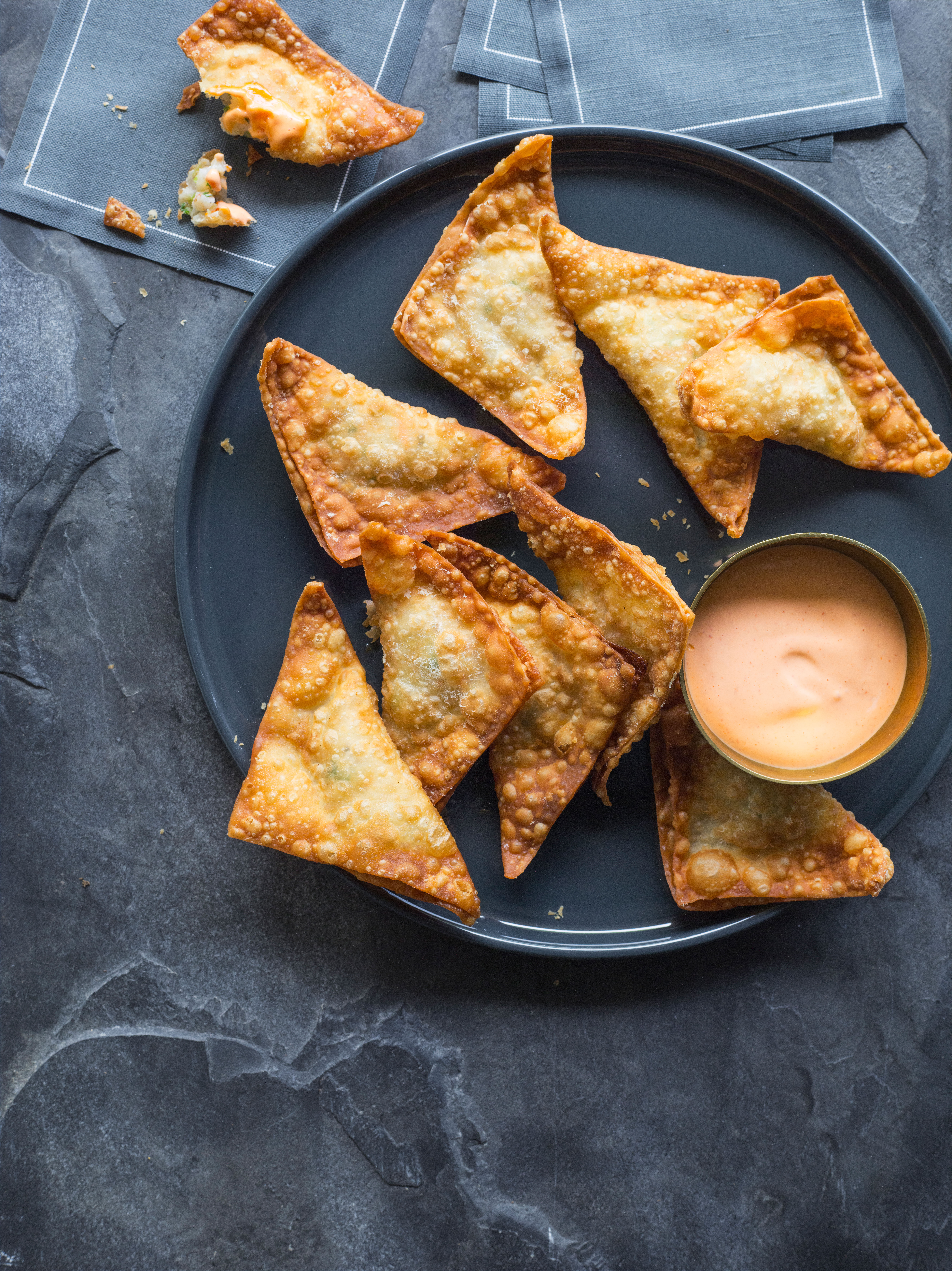 crispy-shrimp-won-tons-with-sriracha-mayo
