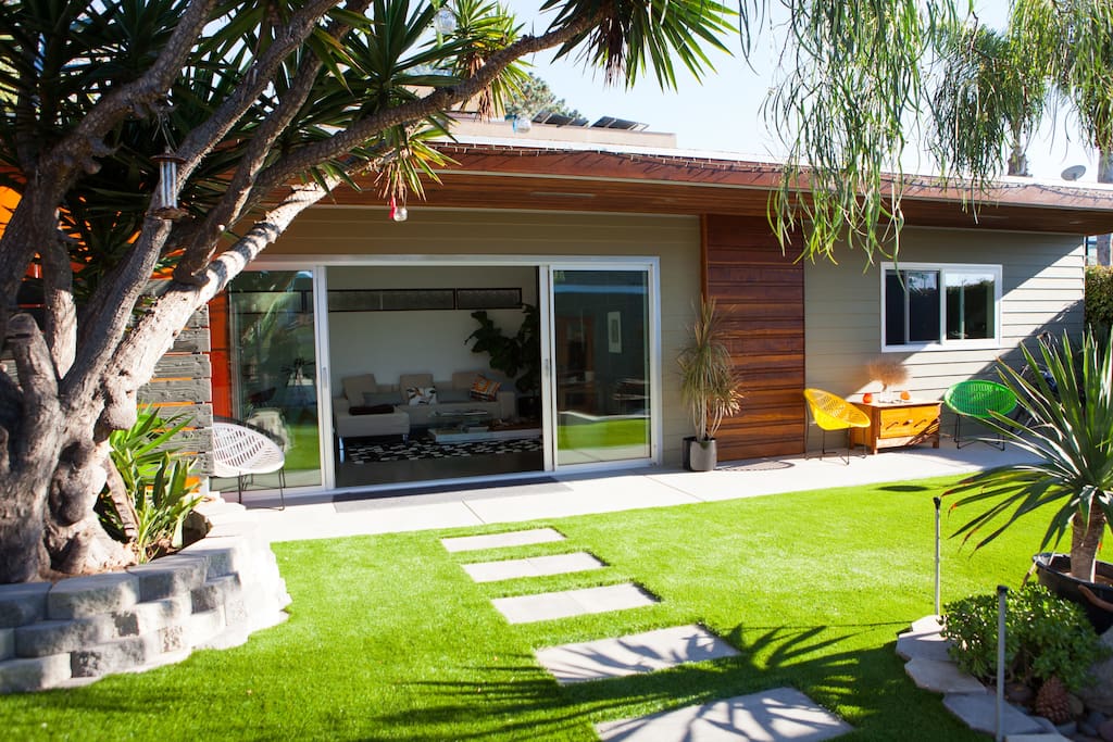 mid-century-beach-house