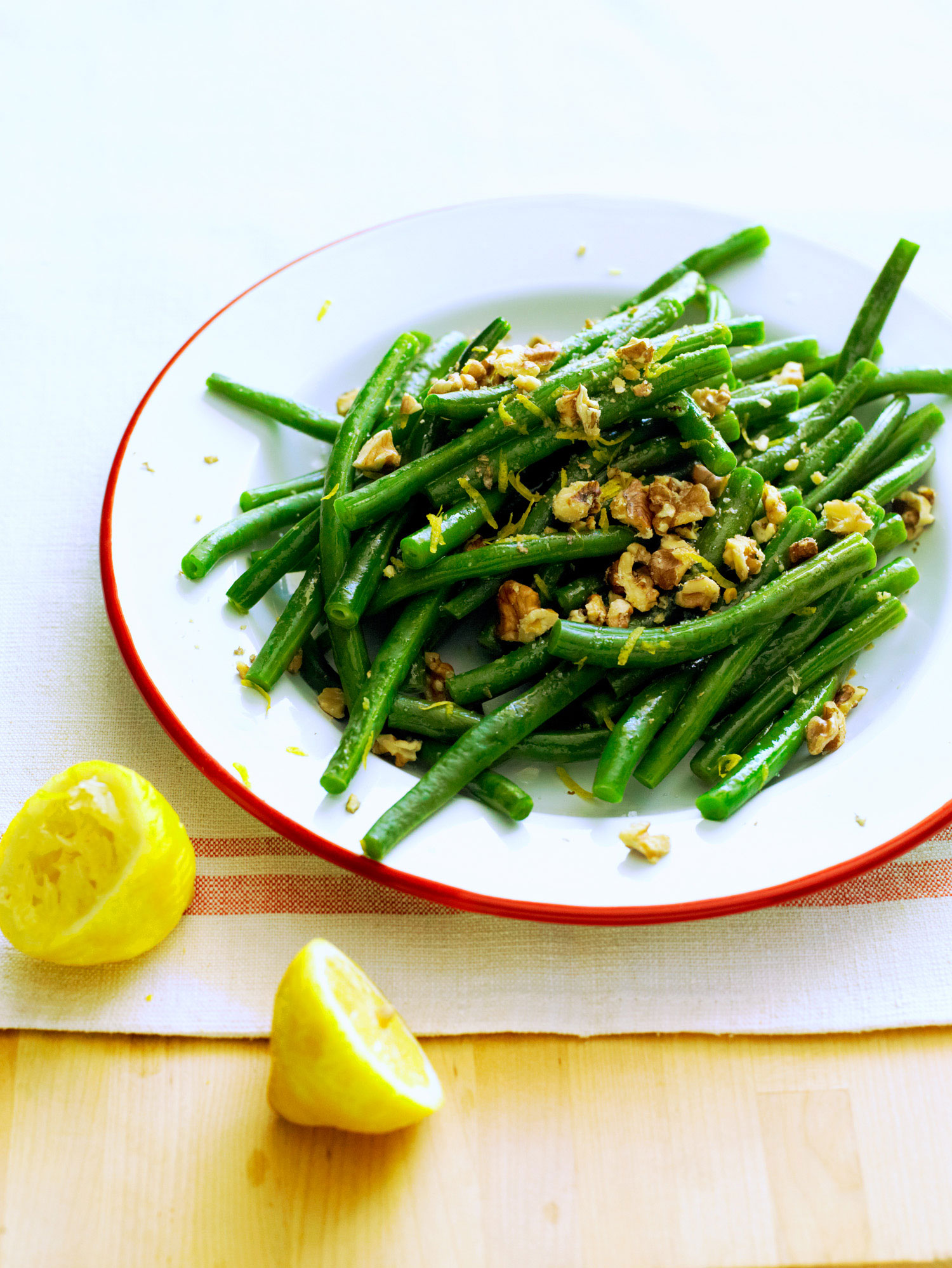 green-beans-with-lemon-and-walnuts