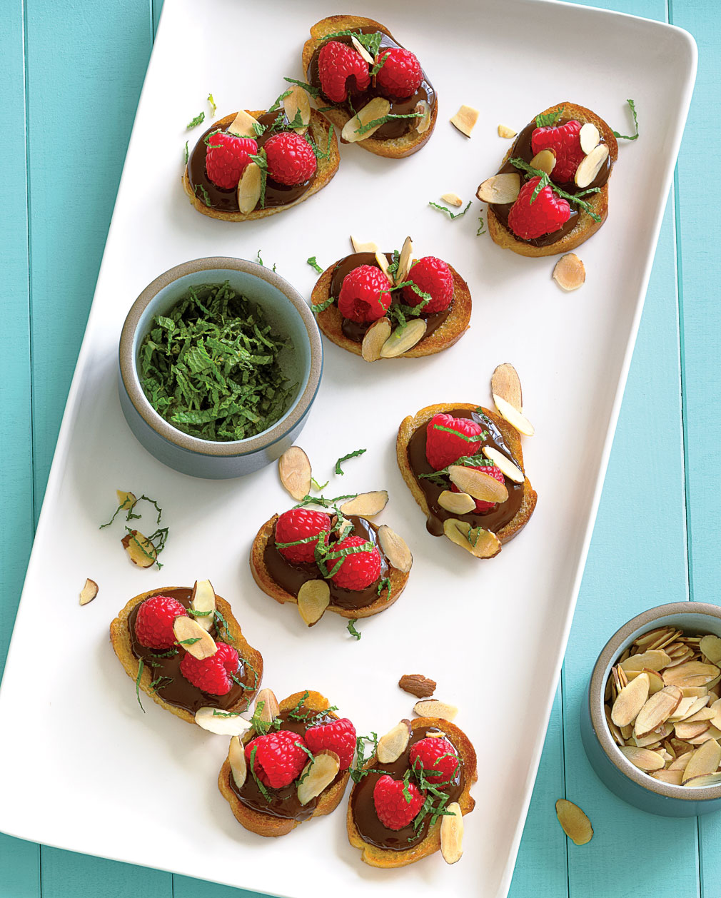 chocolate-raspberry-bruschetta
