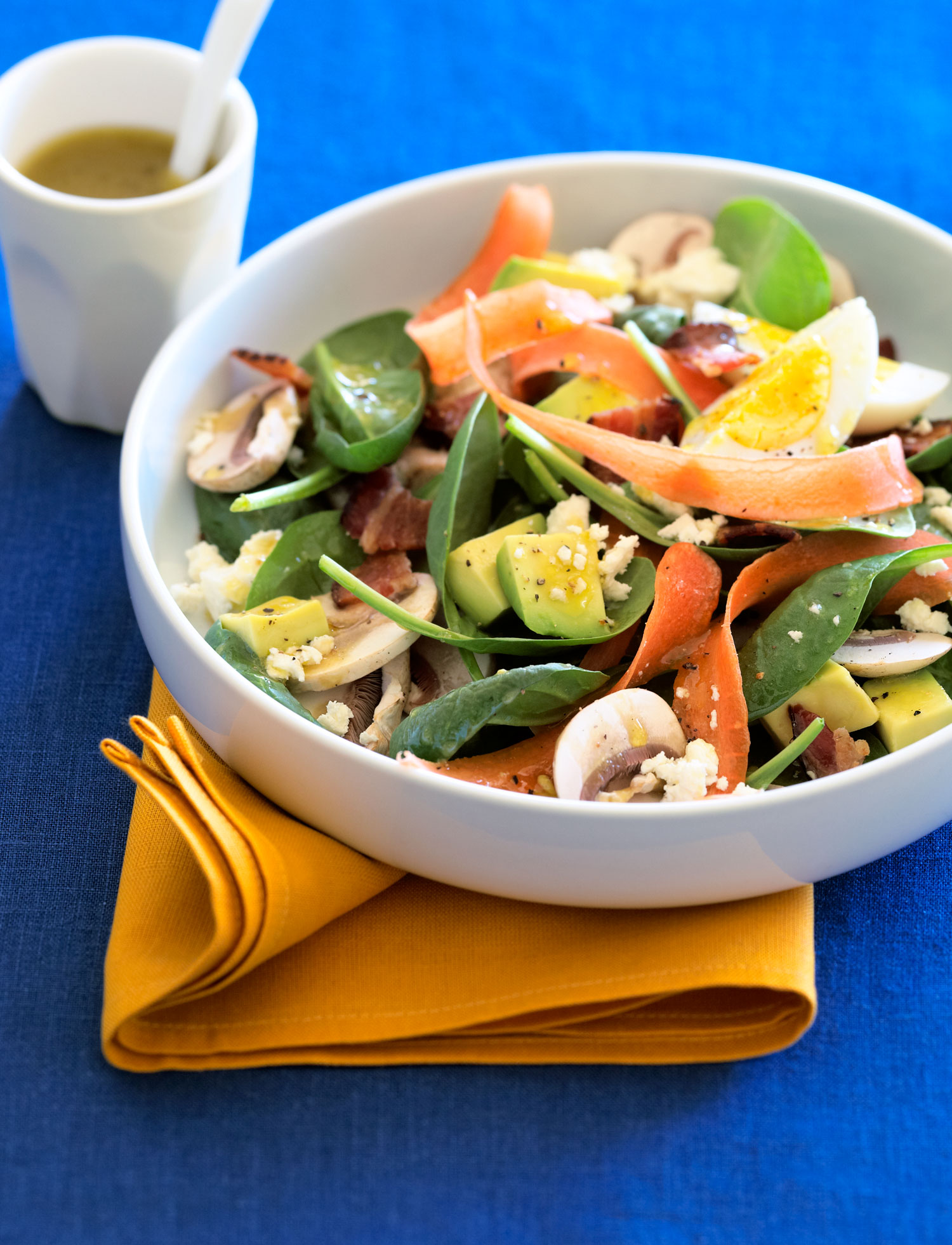 spinach-salad-with-bacon-and-eggs