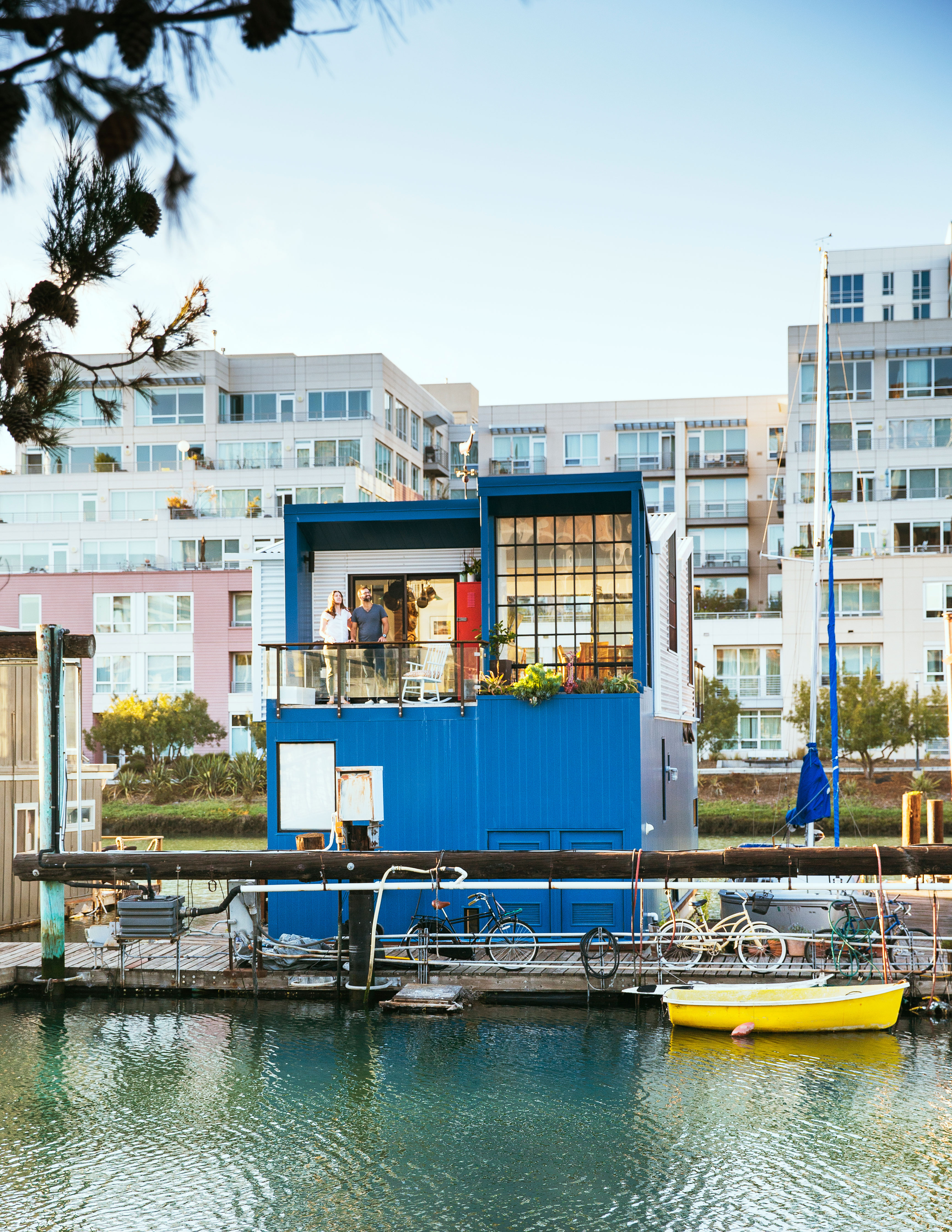 industrial-houseboat