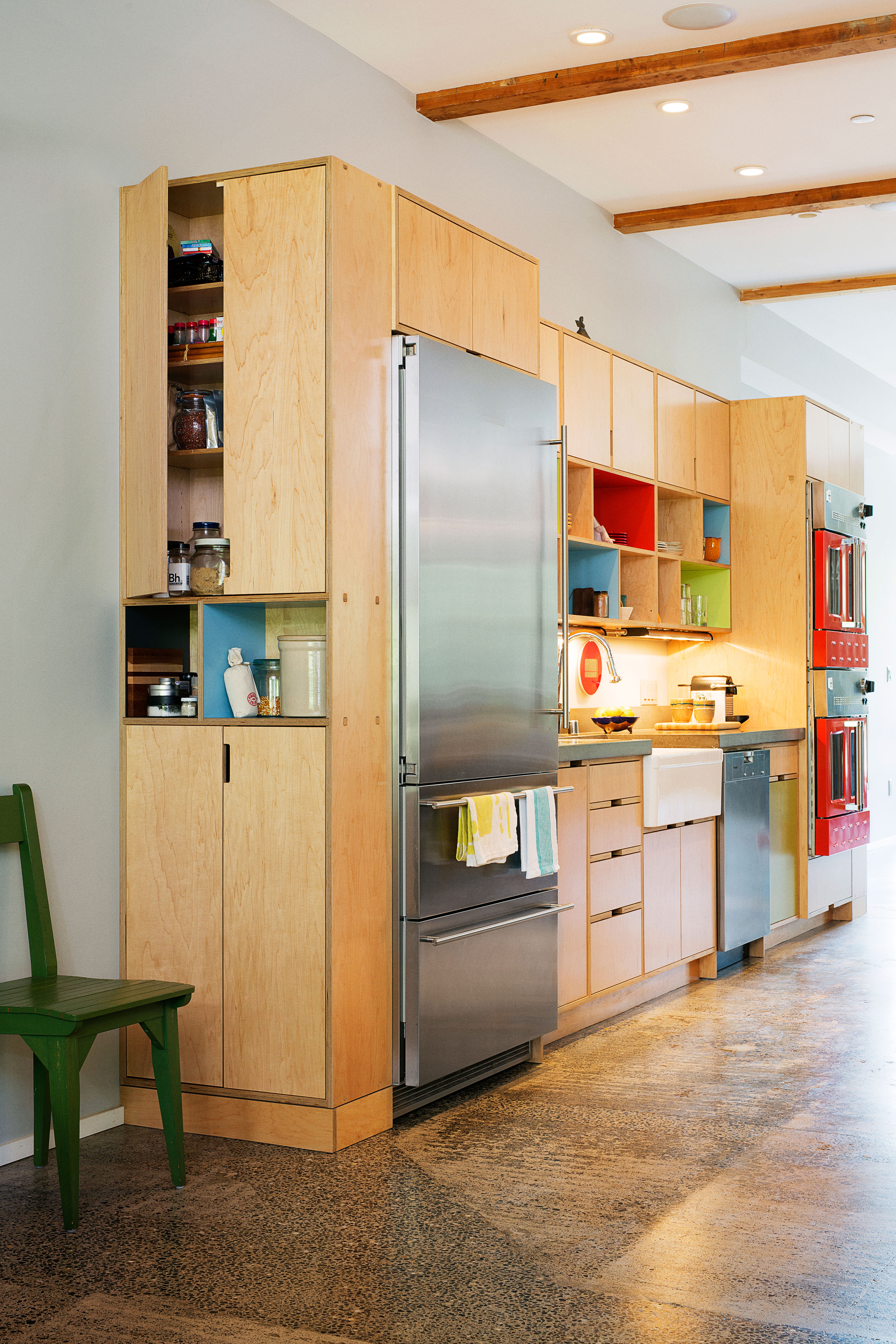 repaint-cabinetryon-the-inside