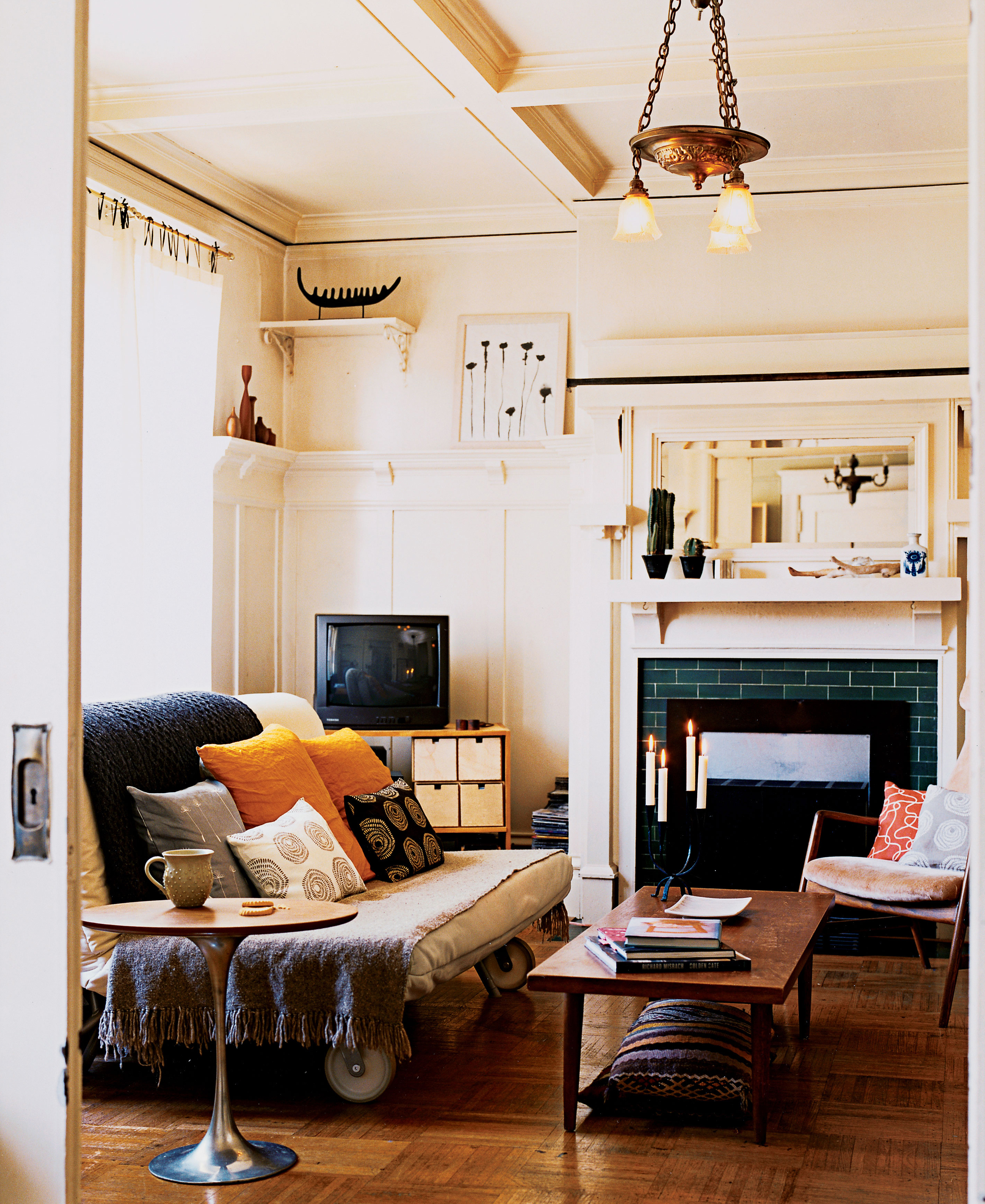 bed-by-night-sofa-by-day