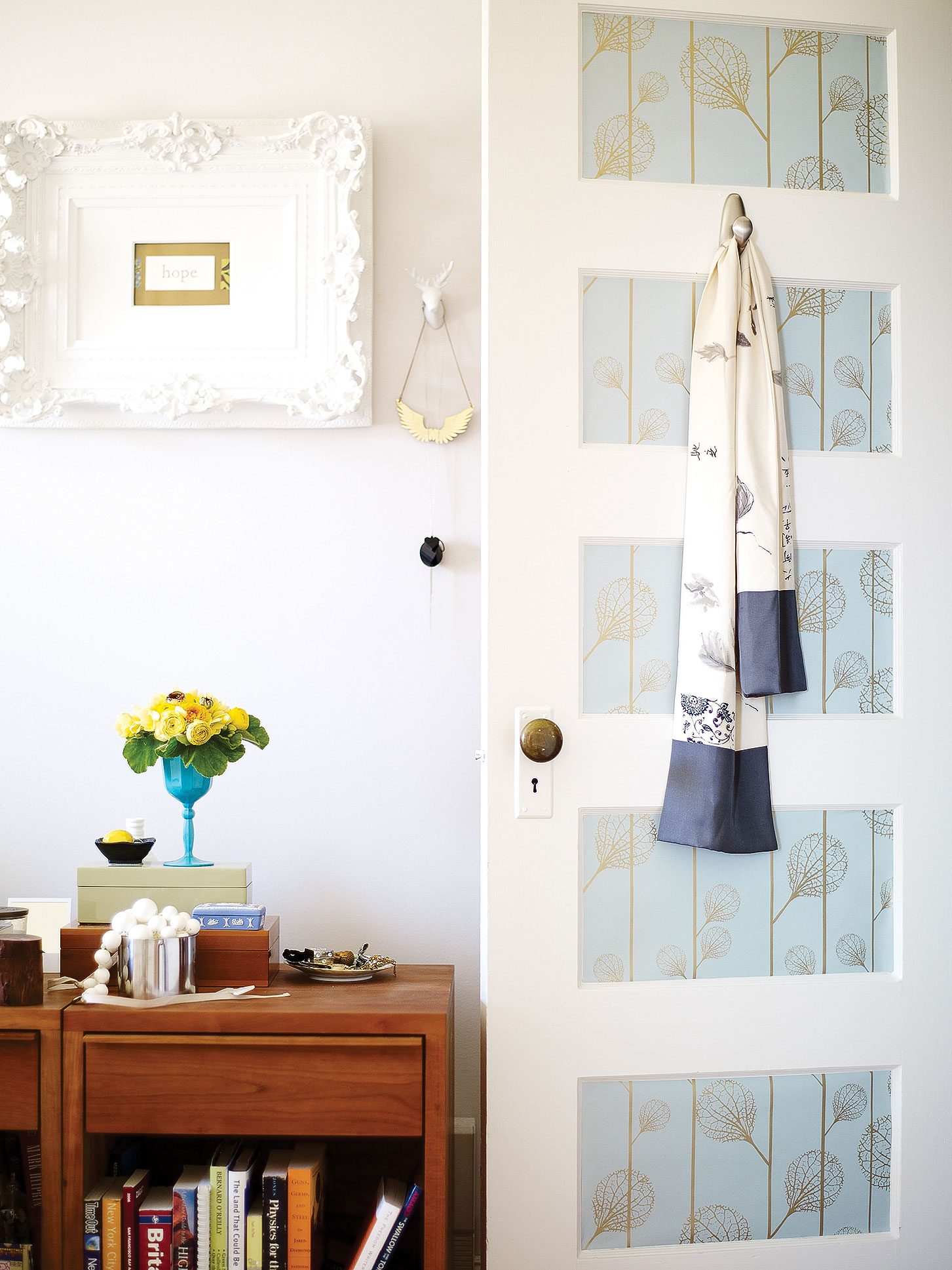 10 Cool Ideas To Decorate Your Doors With Wallpapers - Shelterness