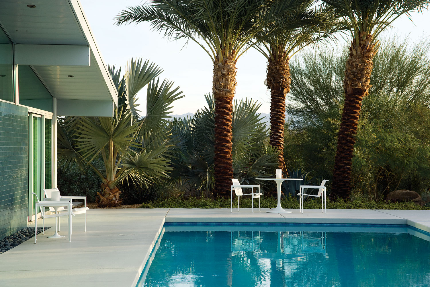 use-a-neutral-color-palette