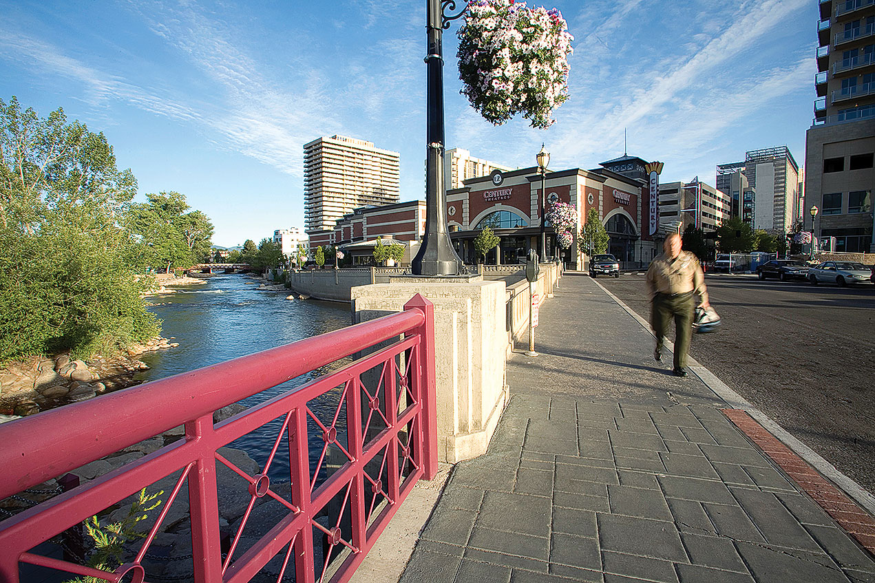 sunday-stroll-the-reno-river-walk