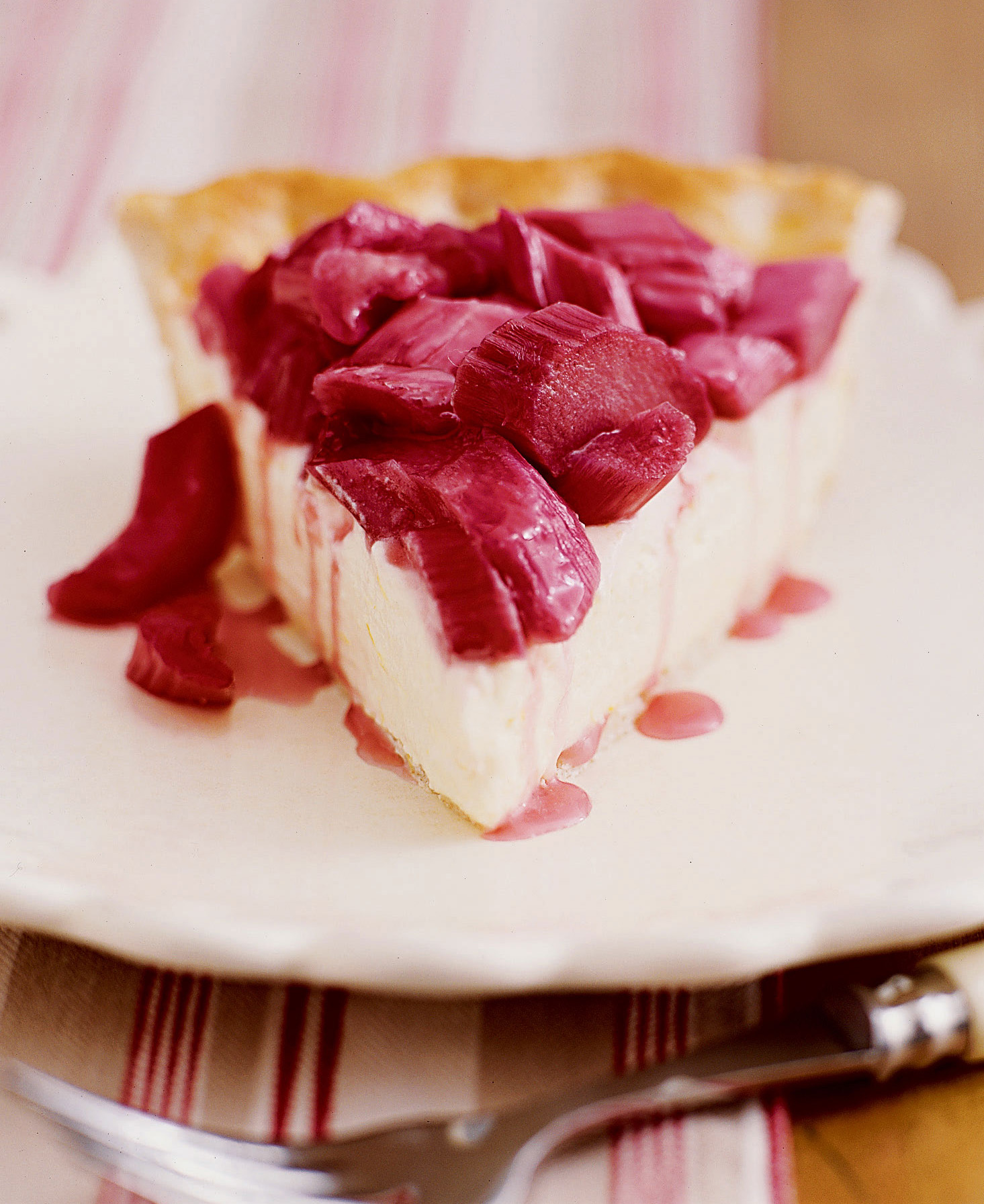rhubarb-lemon-cream-pie