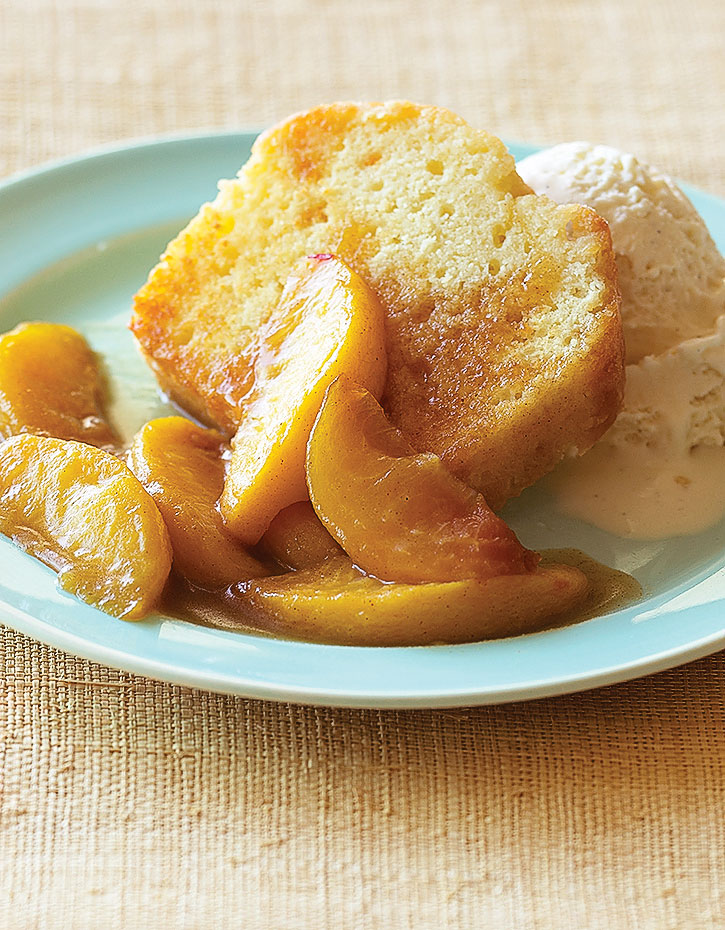 sauteed-peaches-over-pound-cake-with-strong-ale-with-peaches