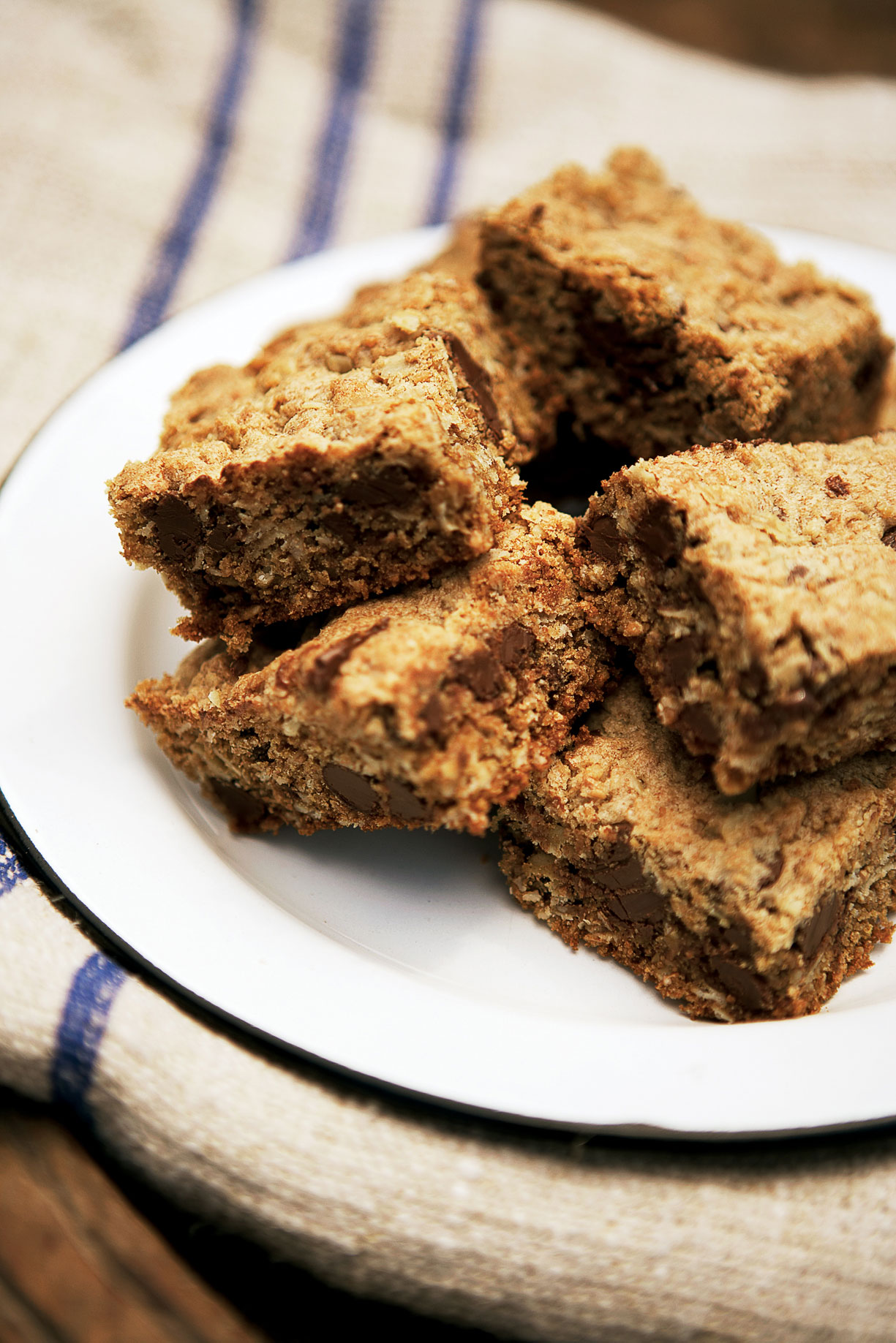 chocolate-chip-peanut-butter-bars