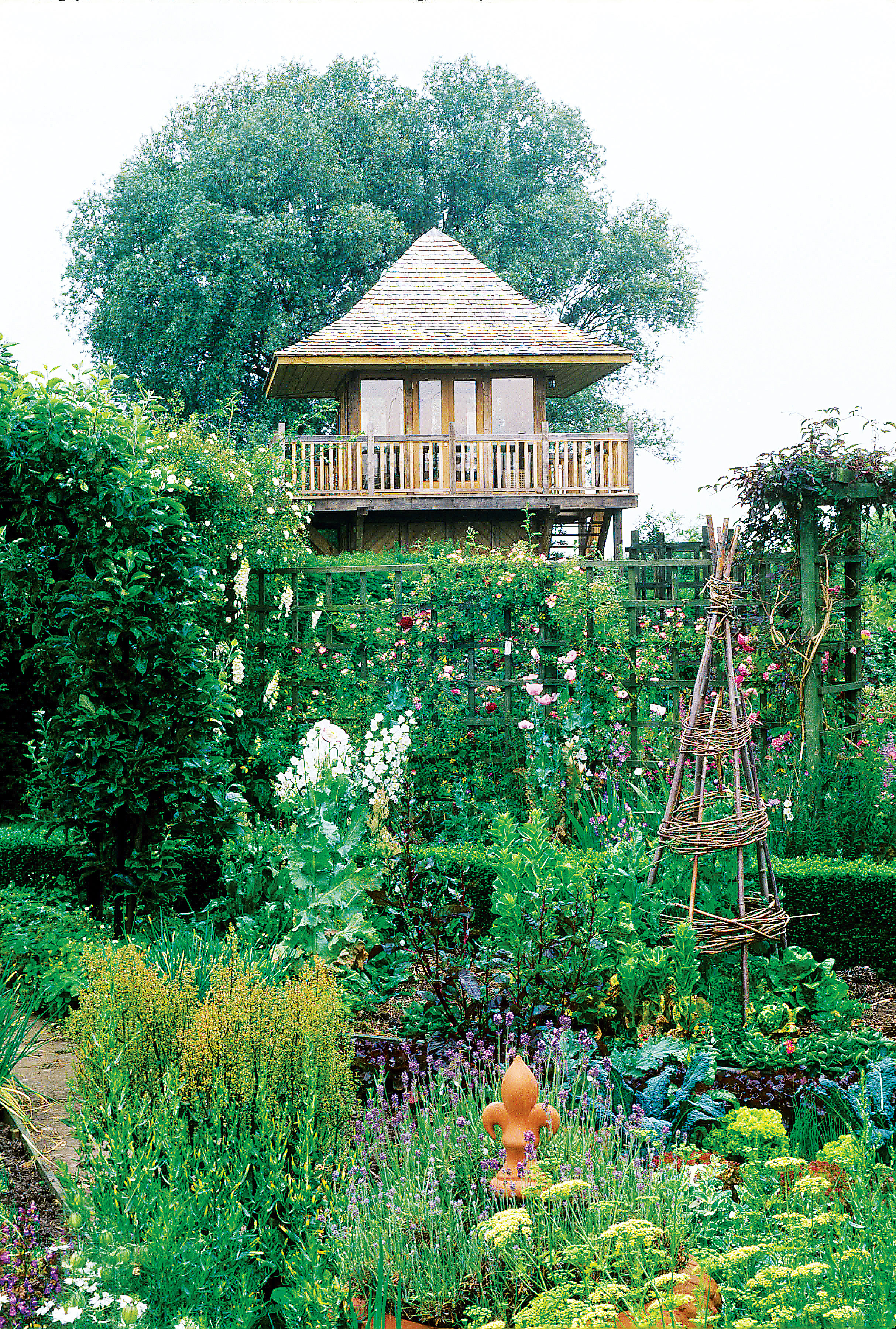 natural-garden-tipi