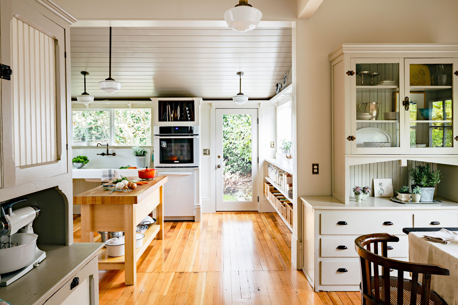 How to Design a Vintage-Modern Kitchen - Sunset Magazine